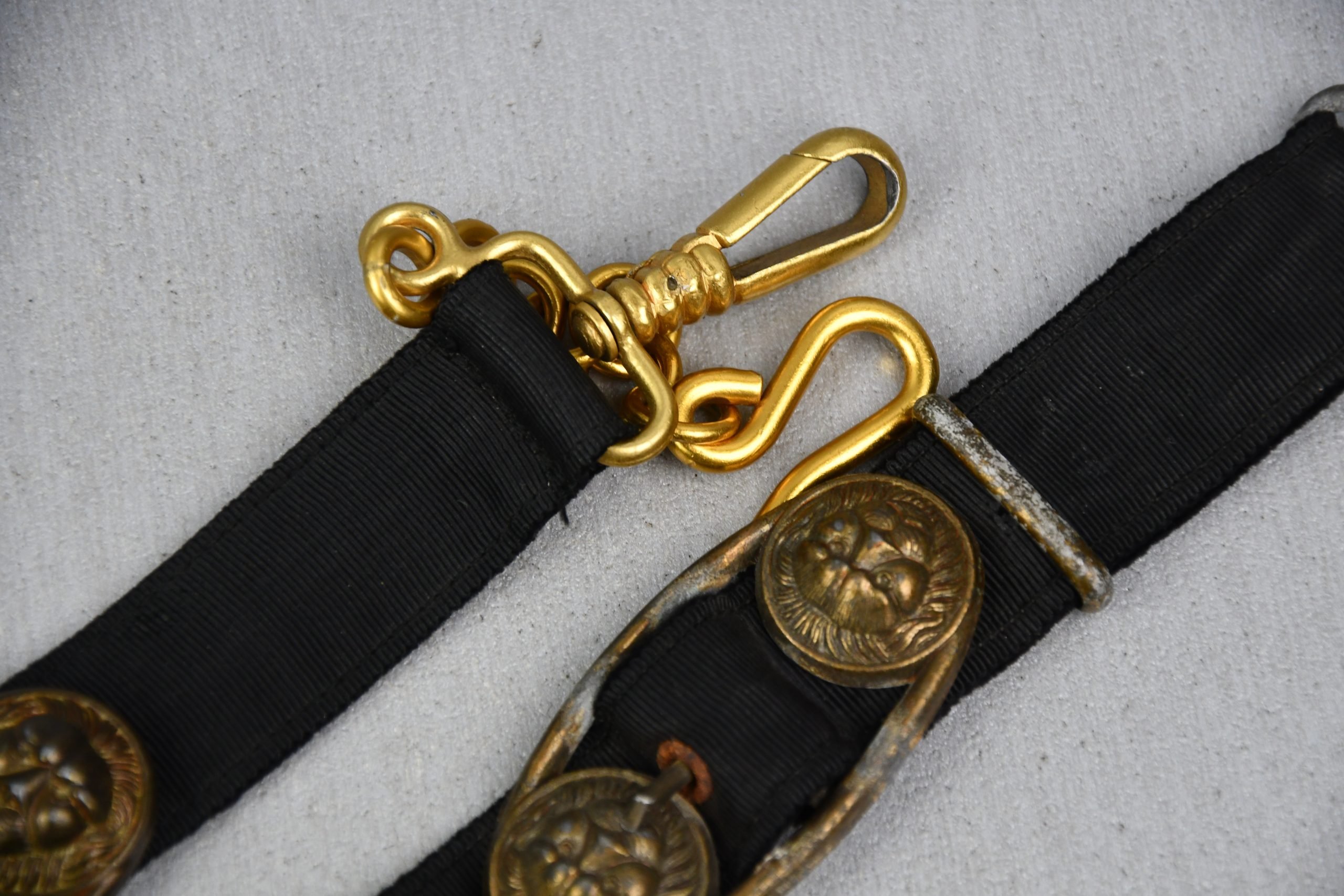 Kriegsmarine officer dagger hangers — image 3