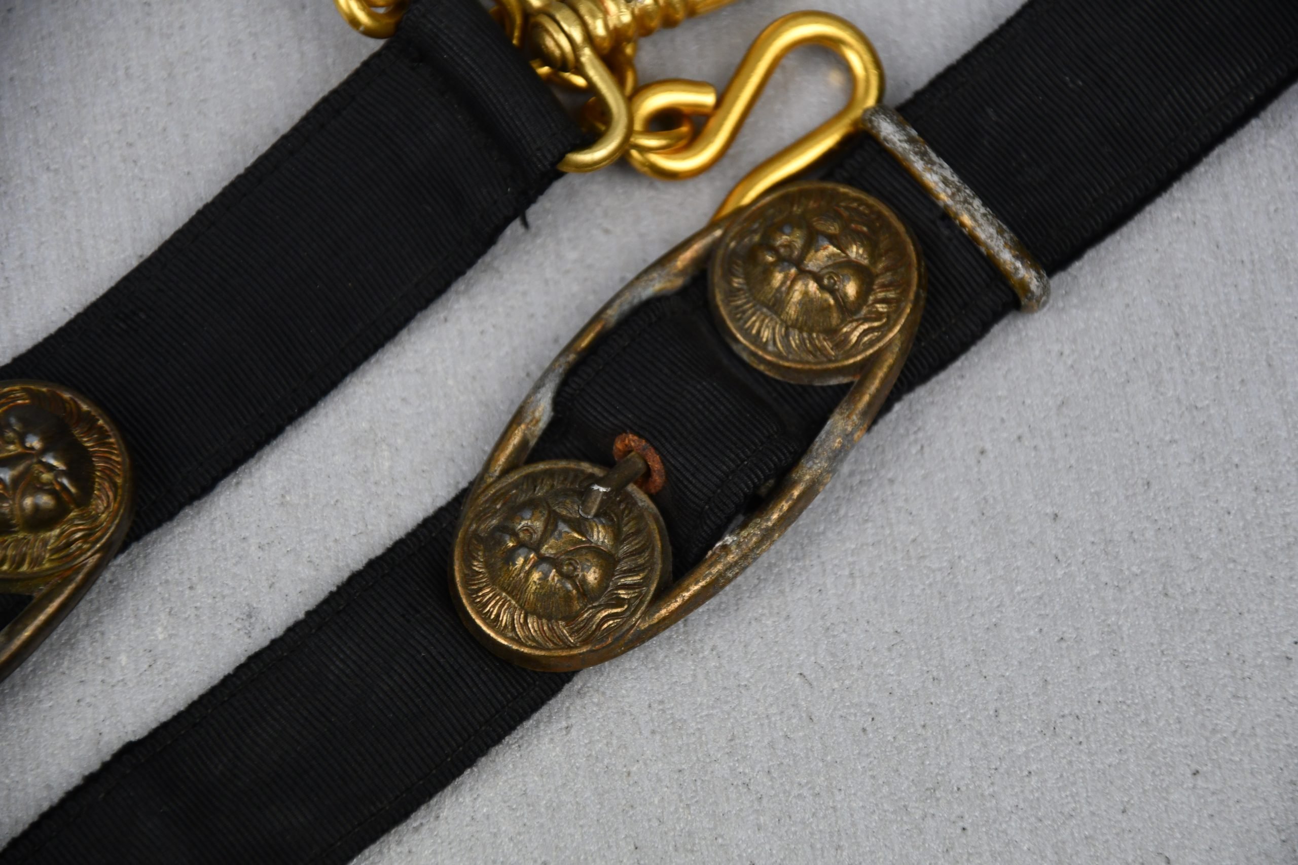 Kriegsmarine officer dagger hangers — image 4