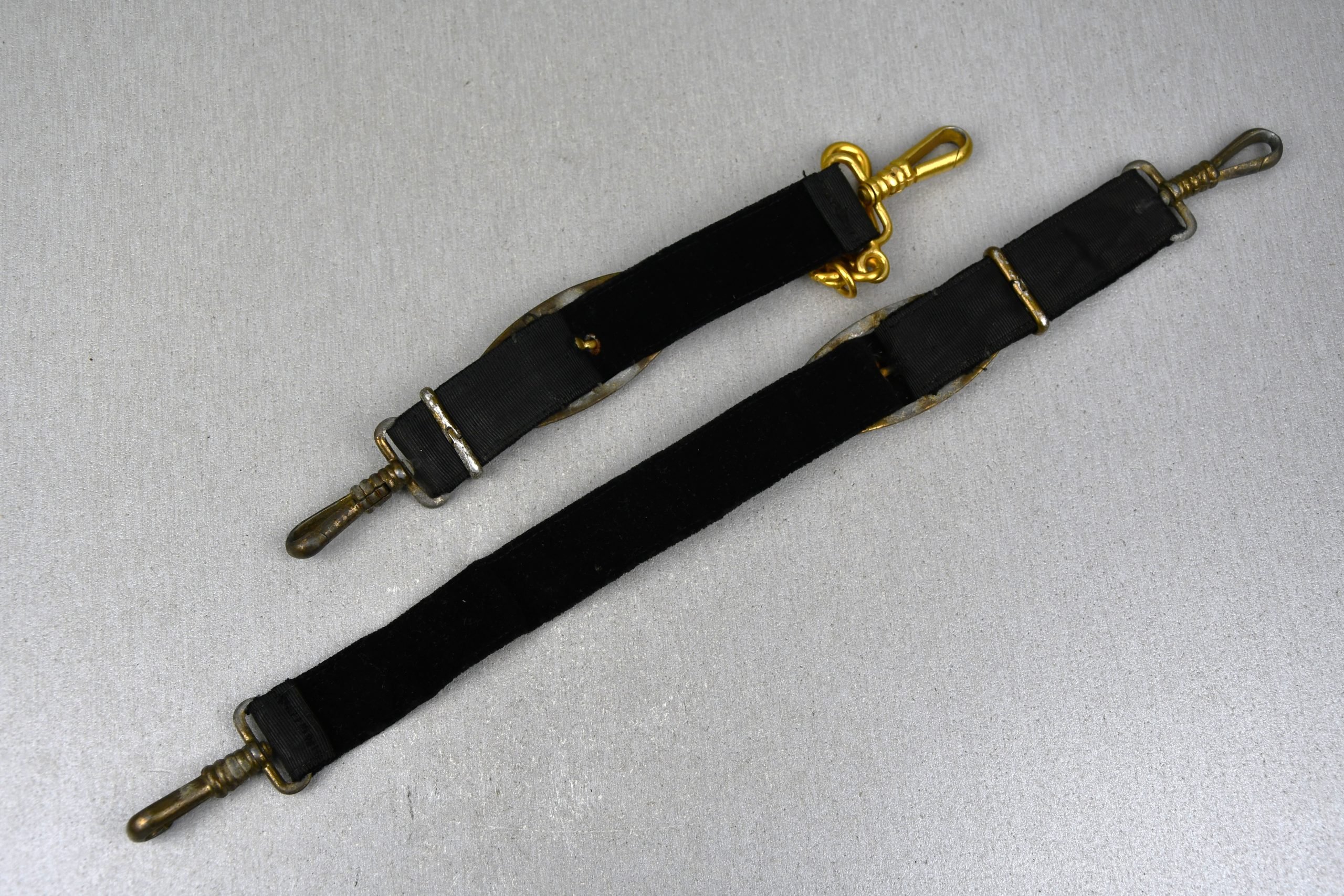 Kriegsmarine officer dagger hangers — image 6