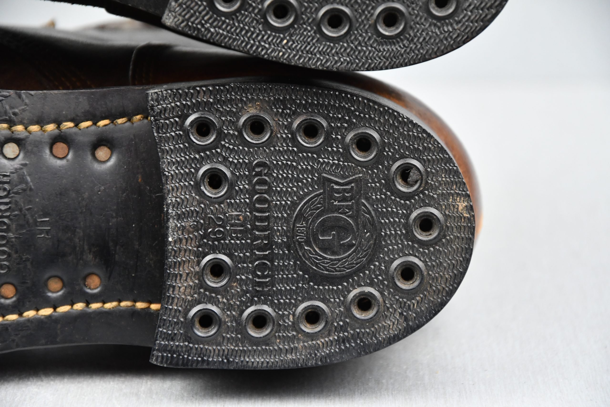 MINT US WW2 roughout type III standard issue service shoes — image 10