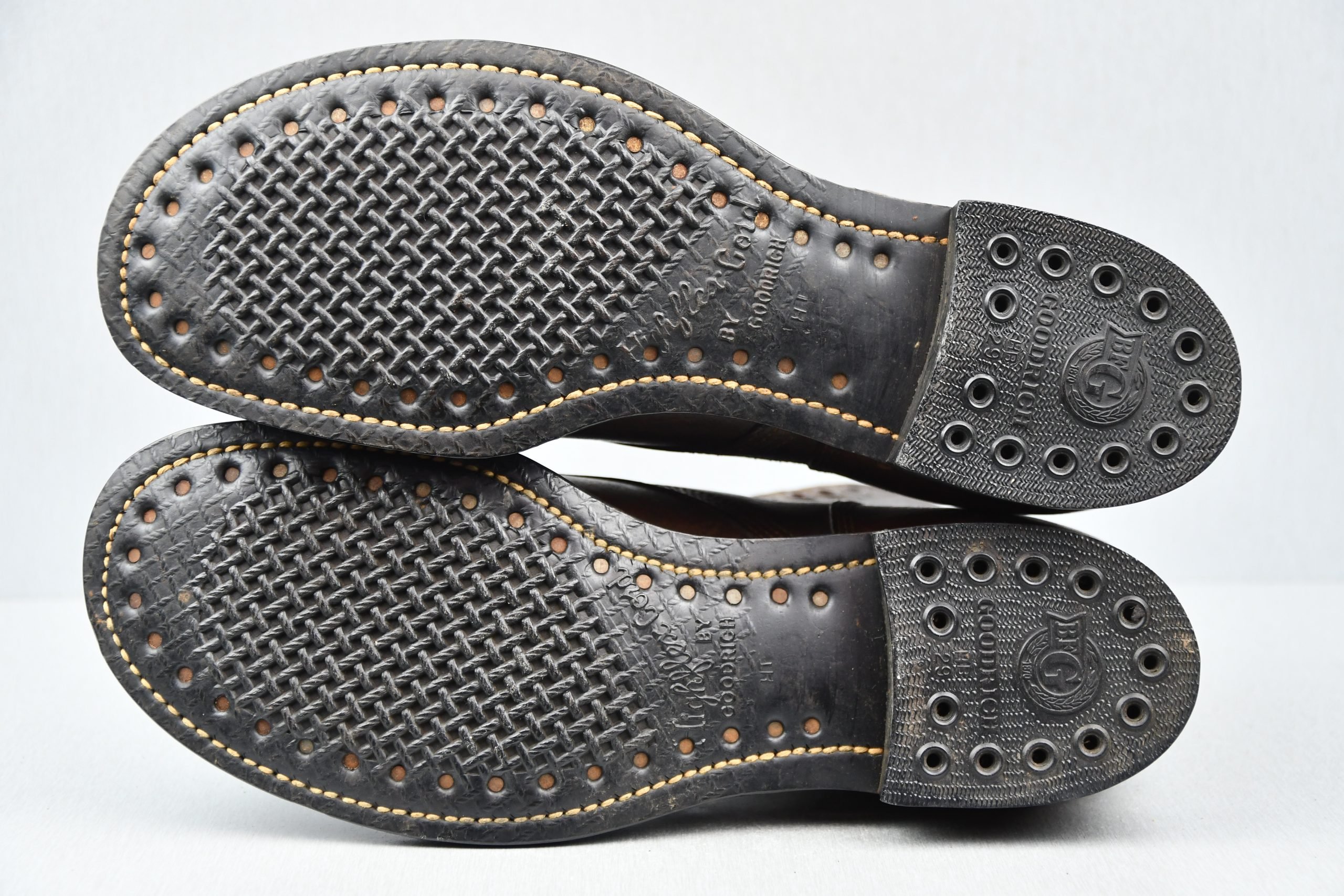 MINT US WW2 roughout type III standard issue service shoes — image 6