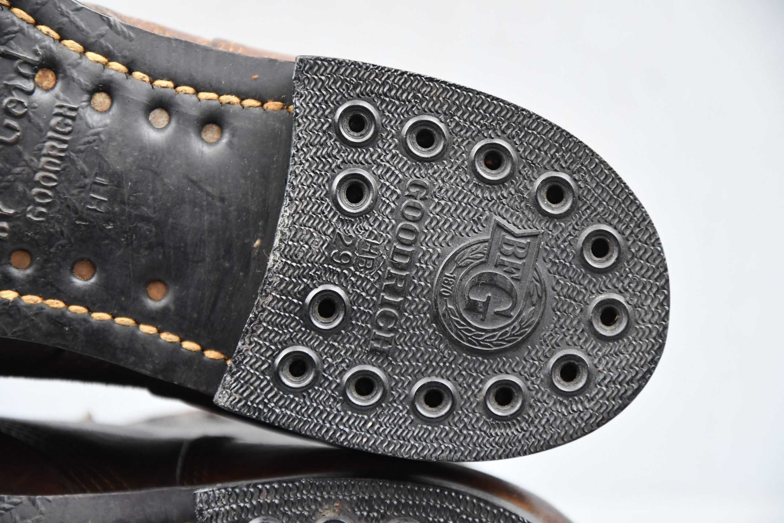 MINT US WW2 roughout type III standard issue service shoes — image 8