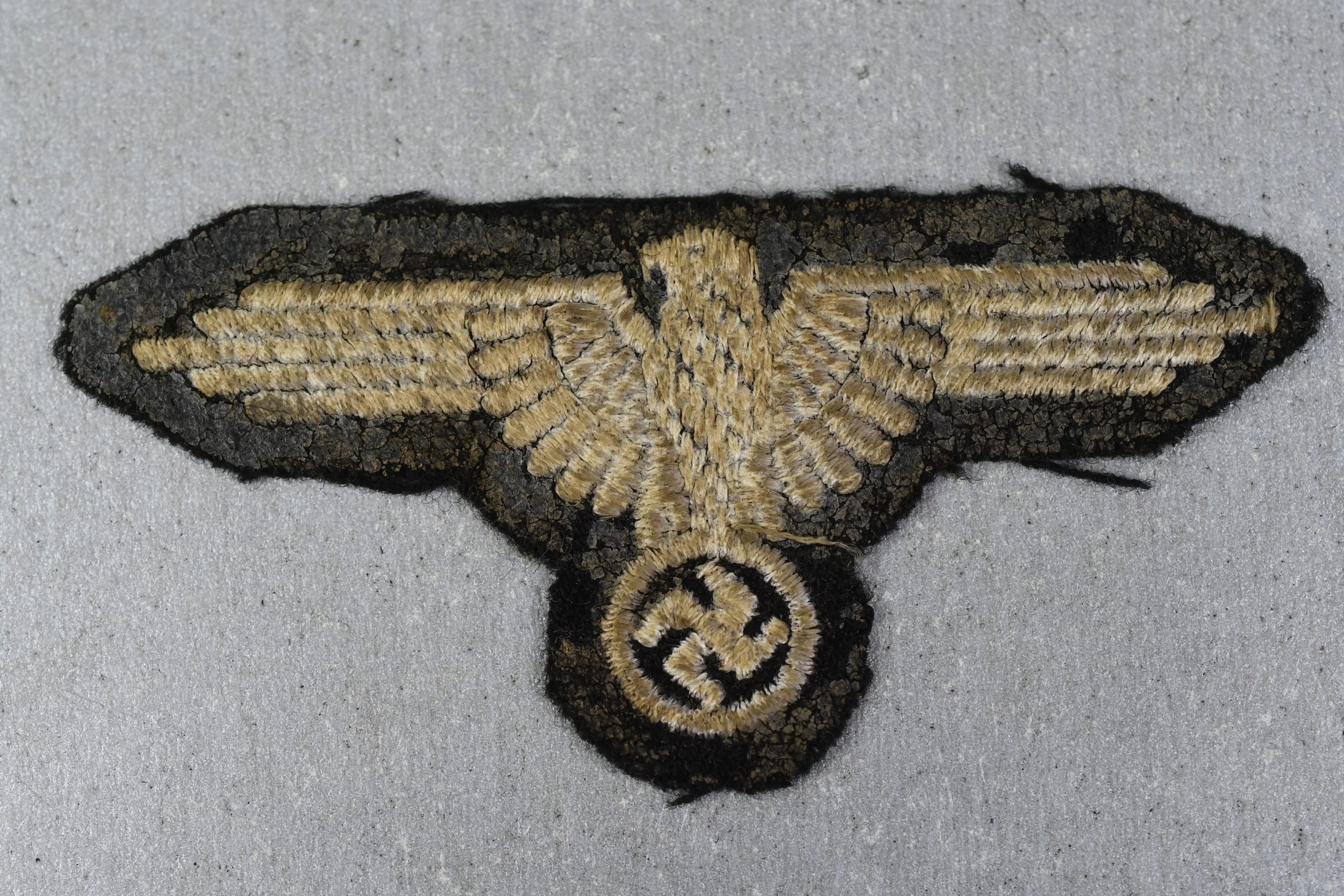 Waffen-SS enlisted RZM sleeve eagle — image 2