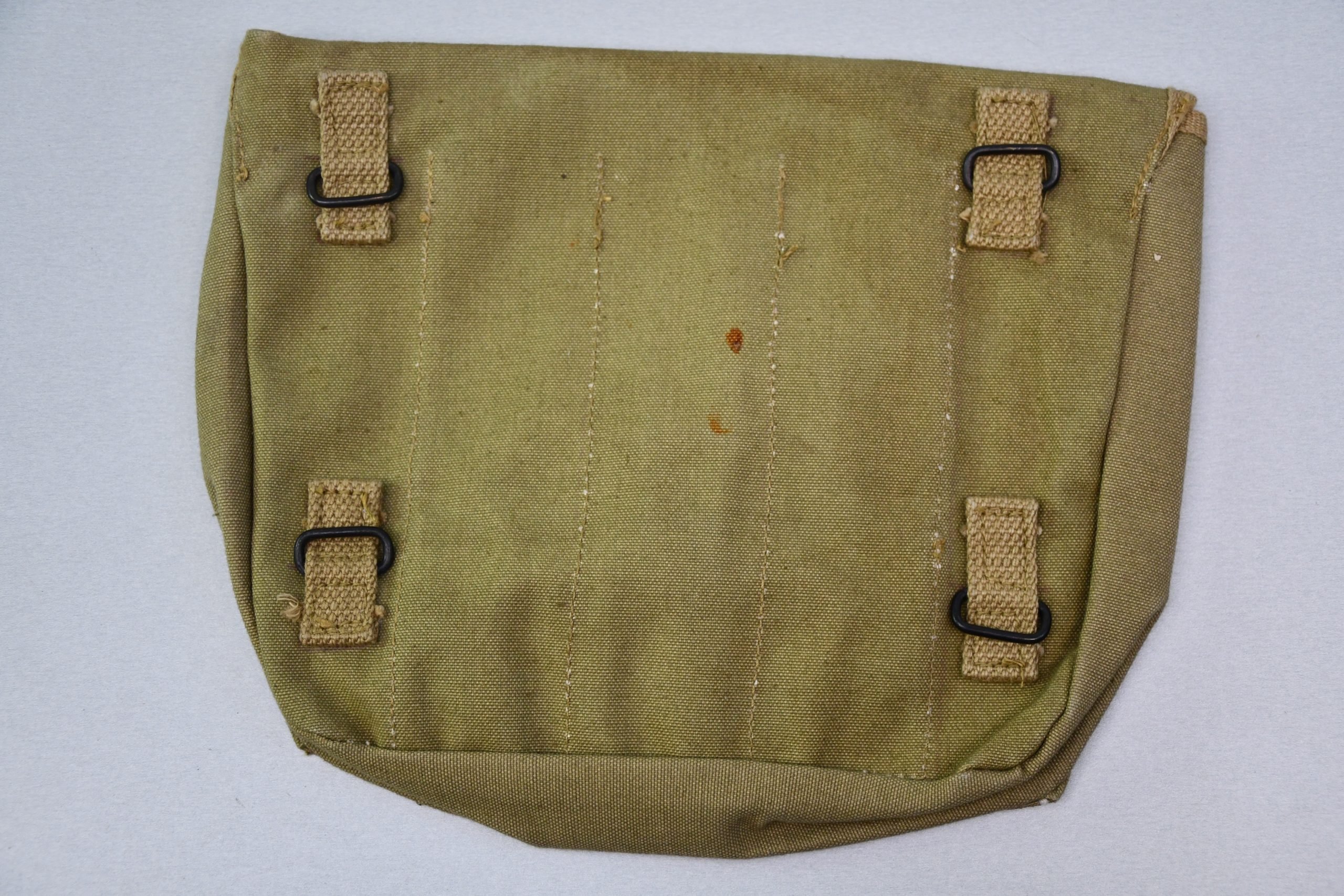 MINT US WW2 'British Made' haversack meat can pouch 1943 — image 2