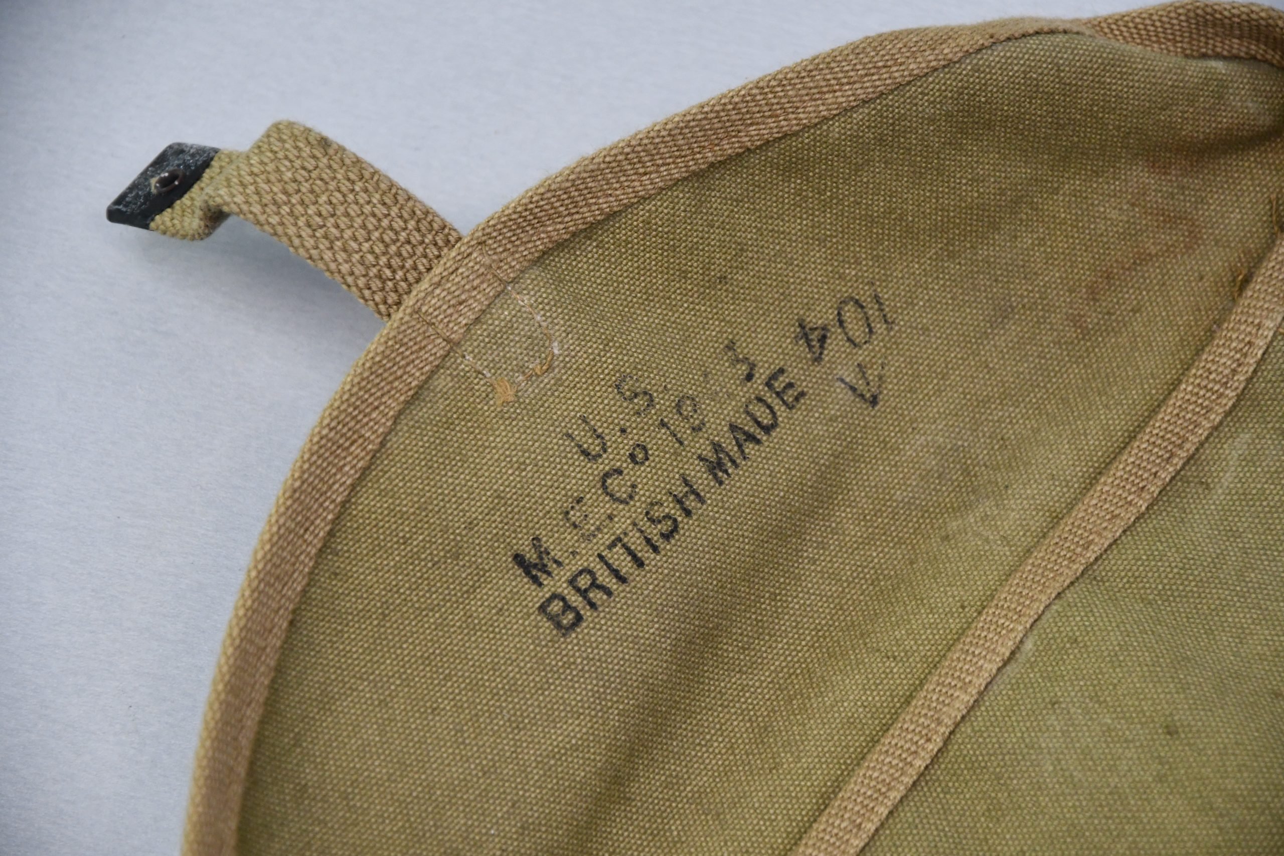 MINT US WW2 'British Made' haversack meat can pouch 1943 — image 4