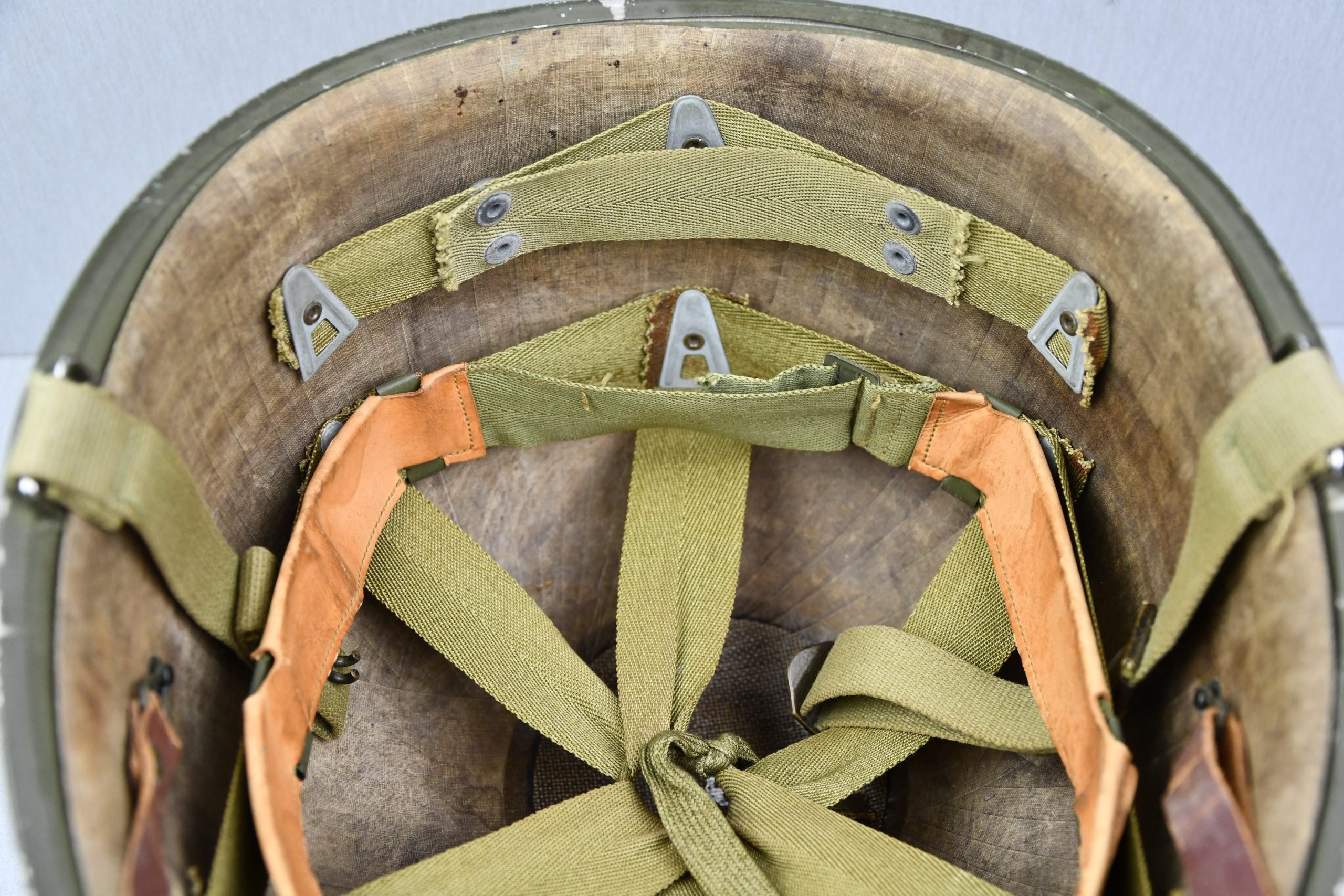 MINT US WW2 M1 helmet with low pressure Hood Rubber liner — image 12