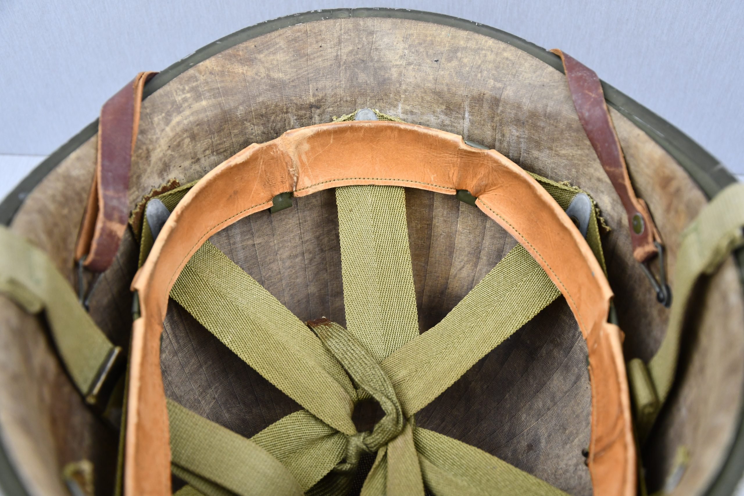 MINT US WW2 M1 helmet with low pressure Hood Rubber liner — image 13