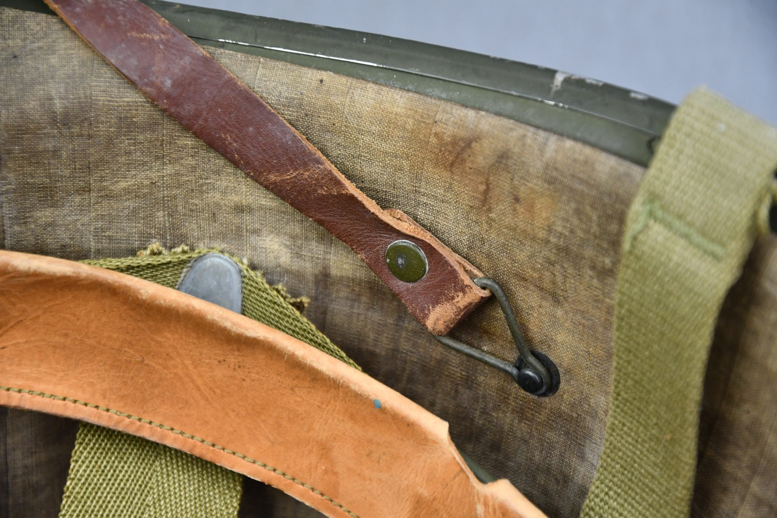 MINT US WW2 M1 helmet with low pressure Hood Rubber liner — image 14