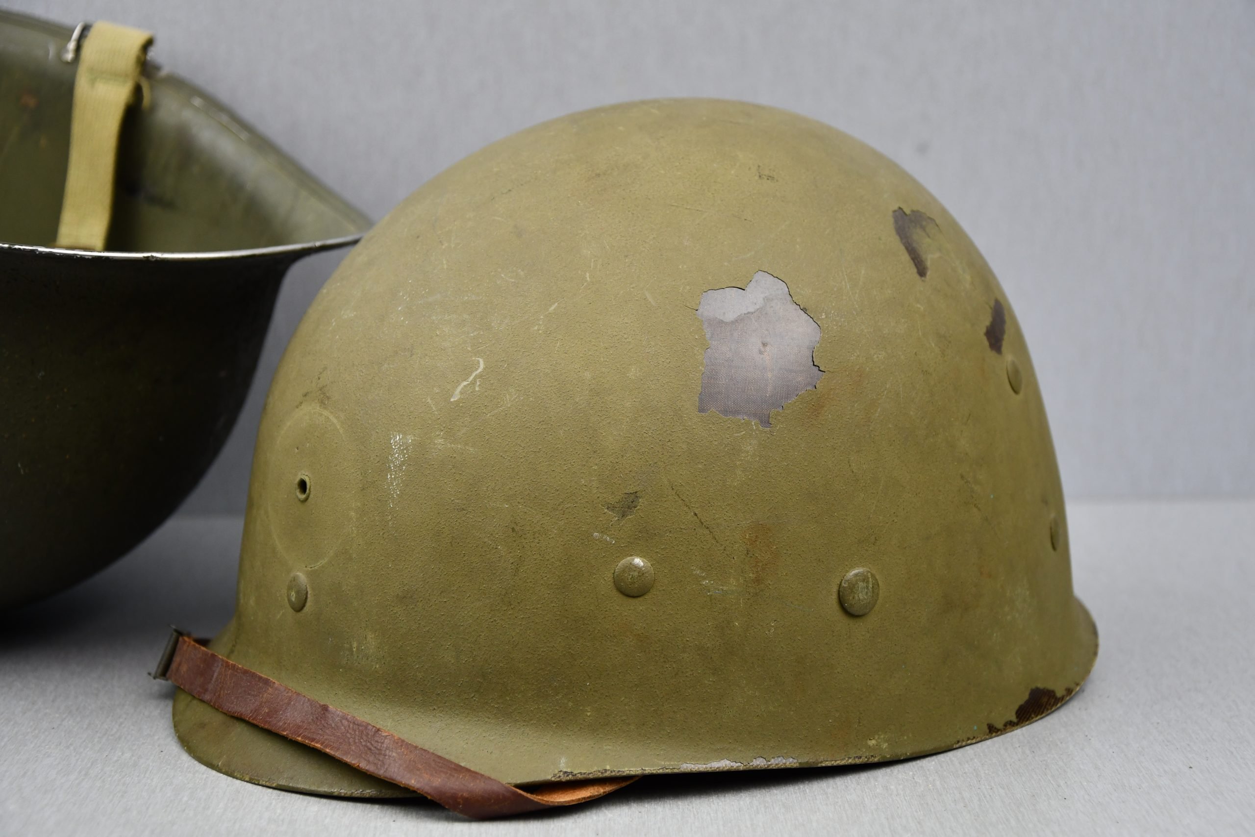 MINT US WW2 M1 helmet with low pressure Hood Rubber liner — image 26