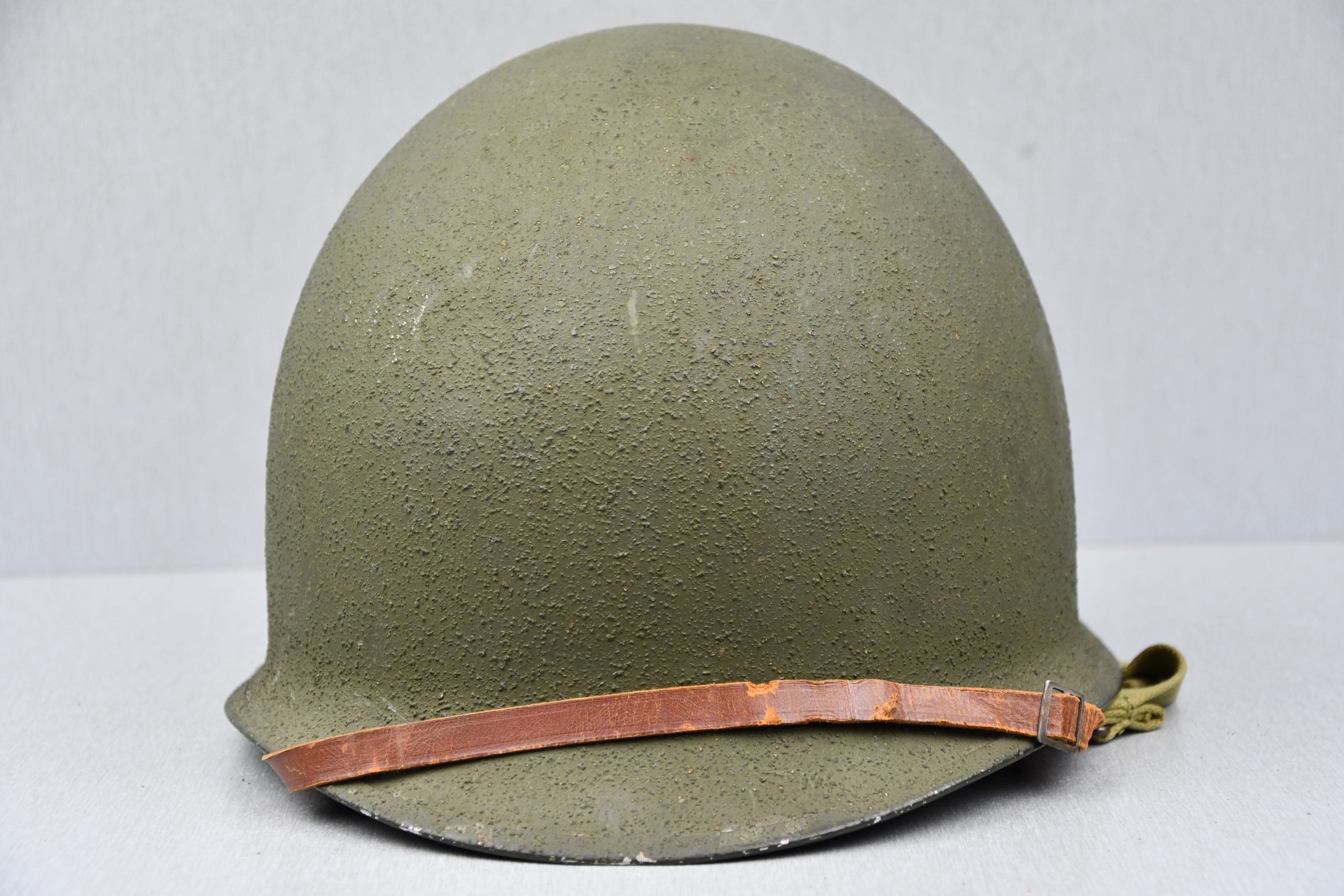 RARE US WW2 M1 helmet with low pressure St. Clair liner — image 2