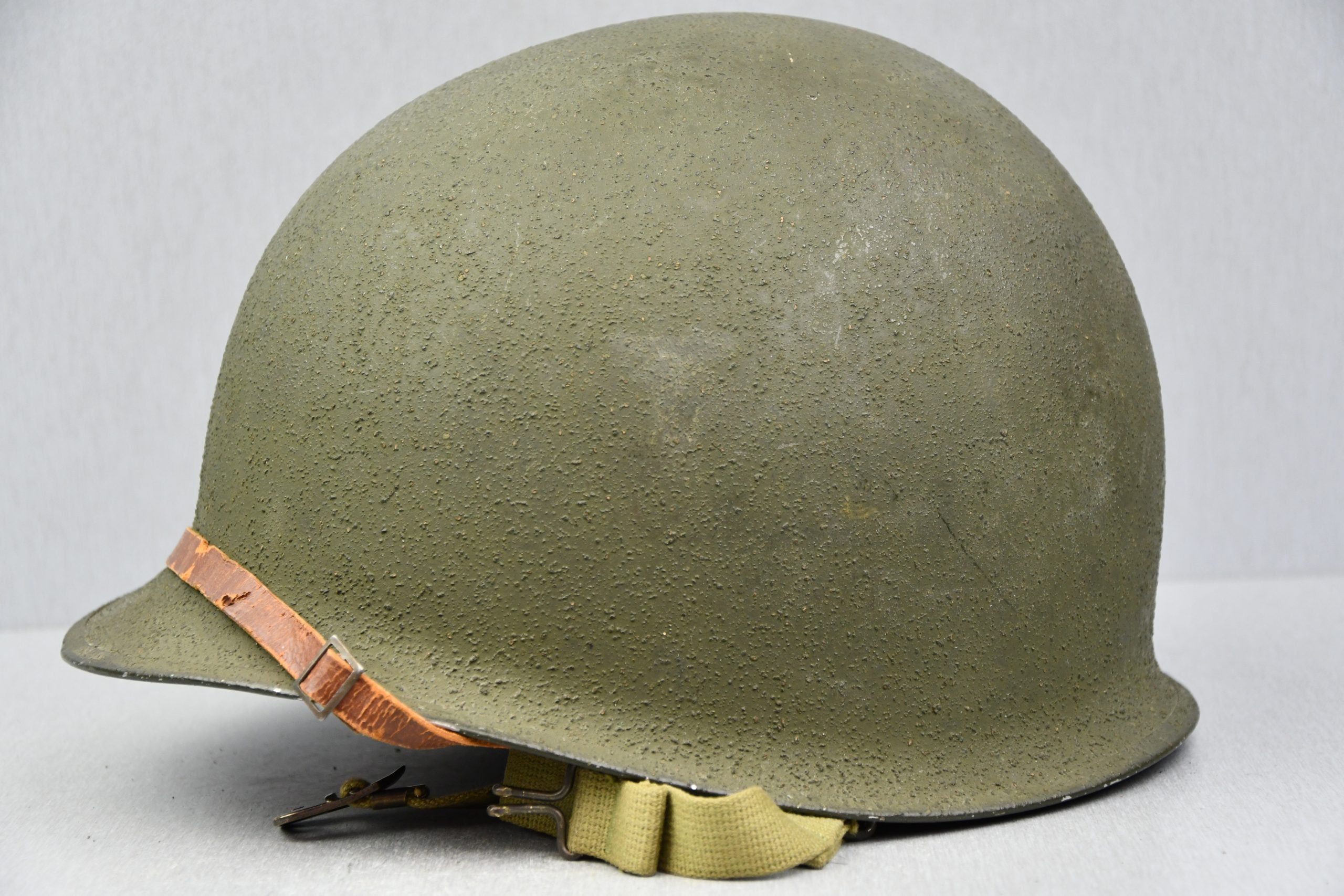RARE US WW2 M1 helmet with low pressure St. Clair liner — image 3