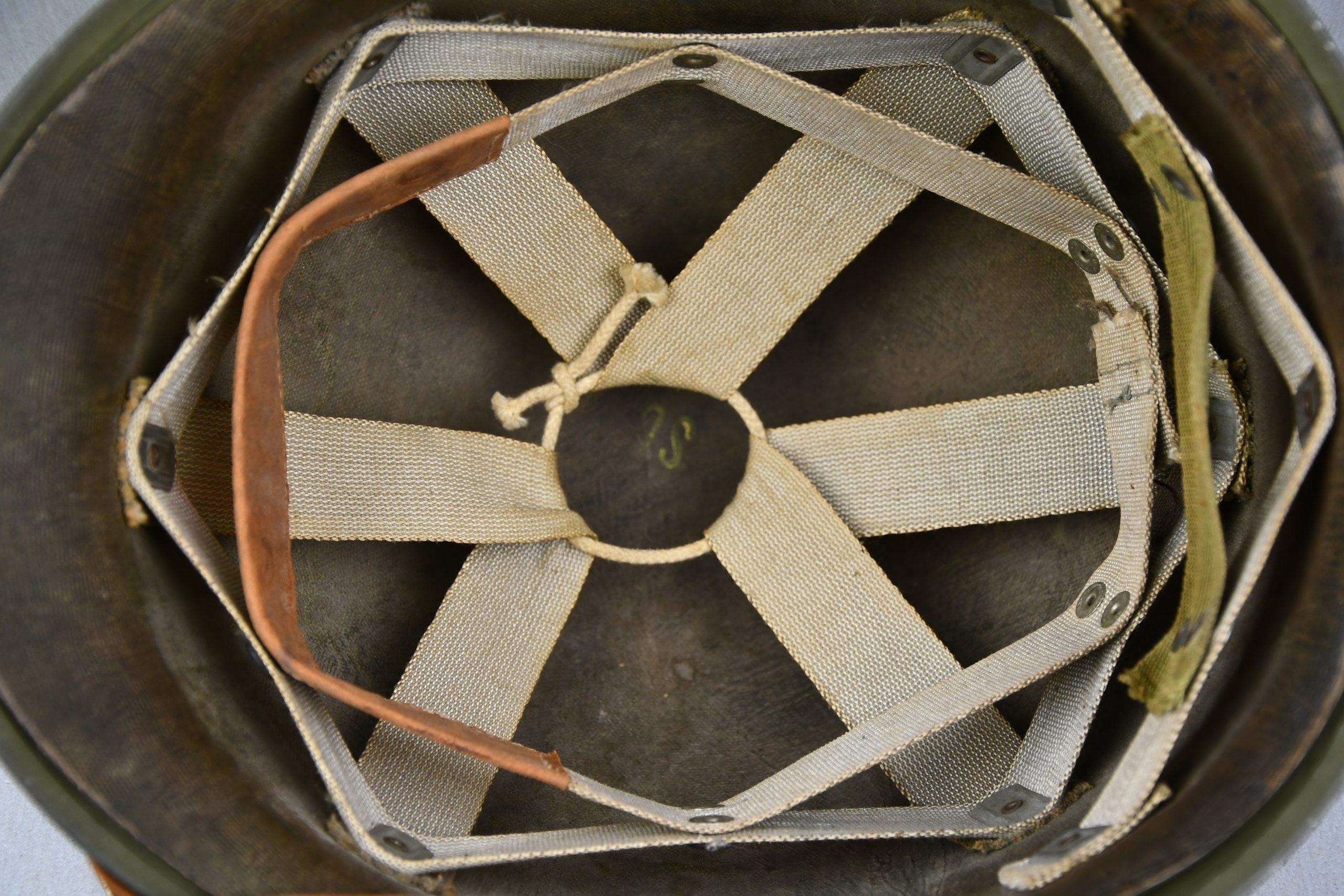 RARE US WW2 M1 helmet with low pressure St. Clair liner — image 8