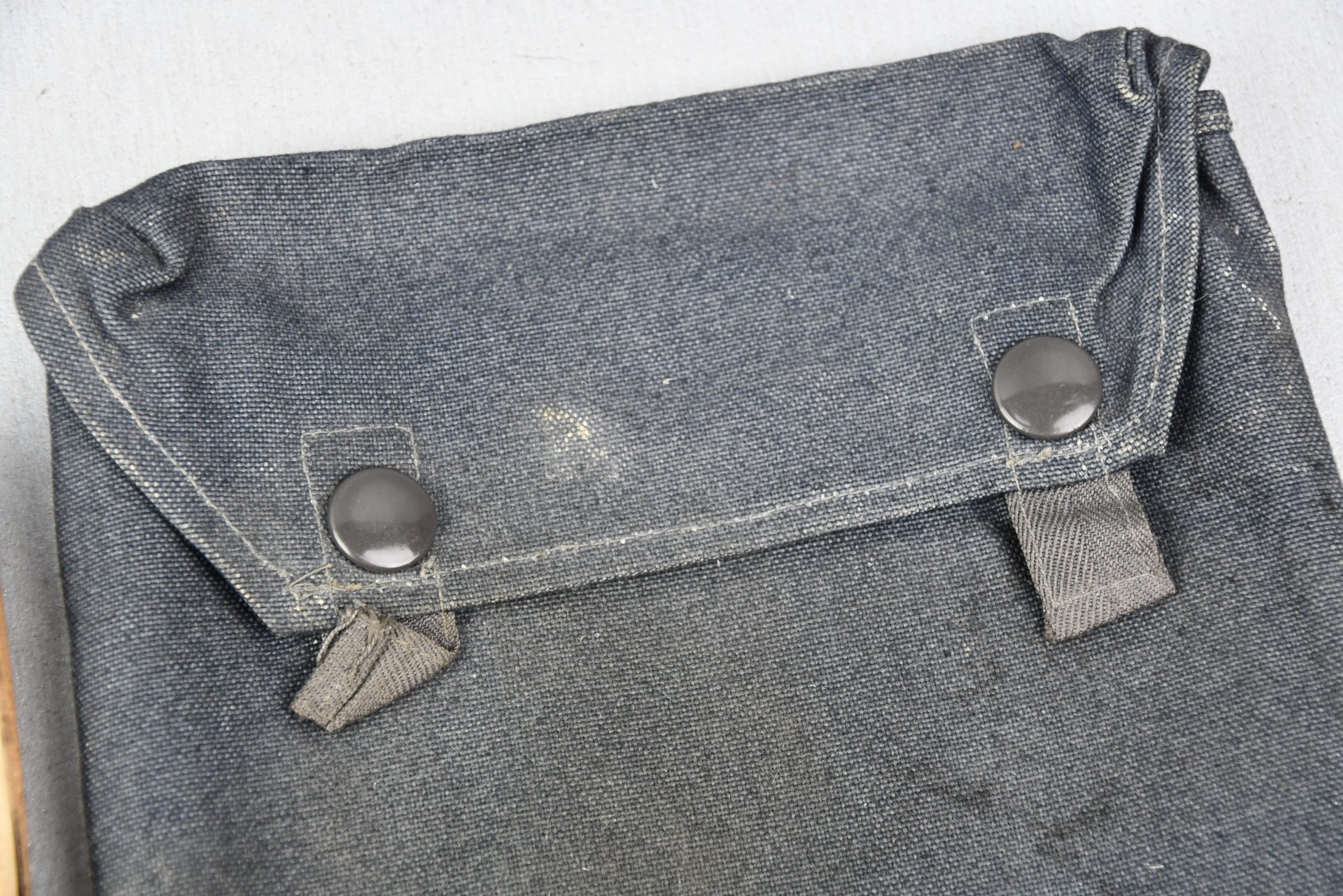 Luftwaffe gas capewith pouch by 'bpl'1944 — image 3