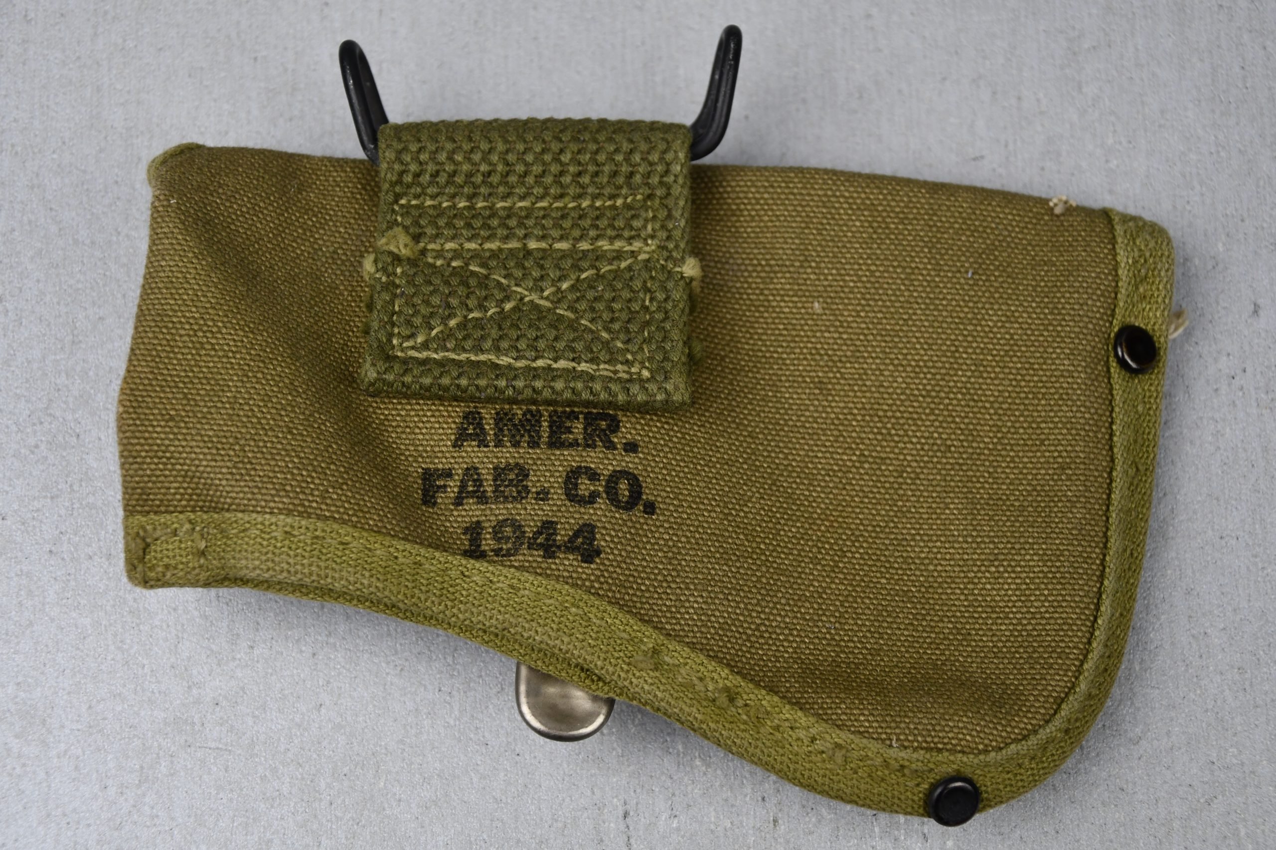 US WW2 M1910 Intrenching Axe Carrier 1944 — image 2