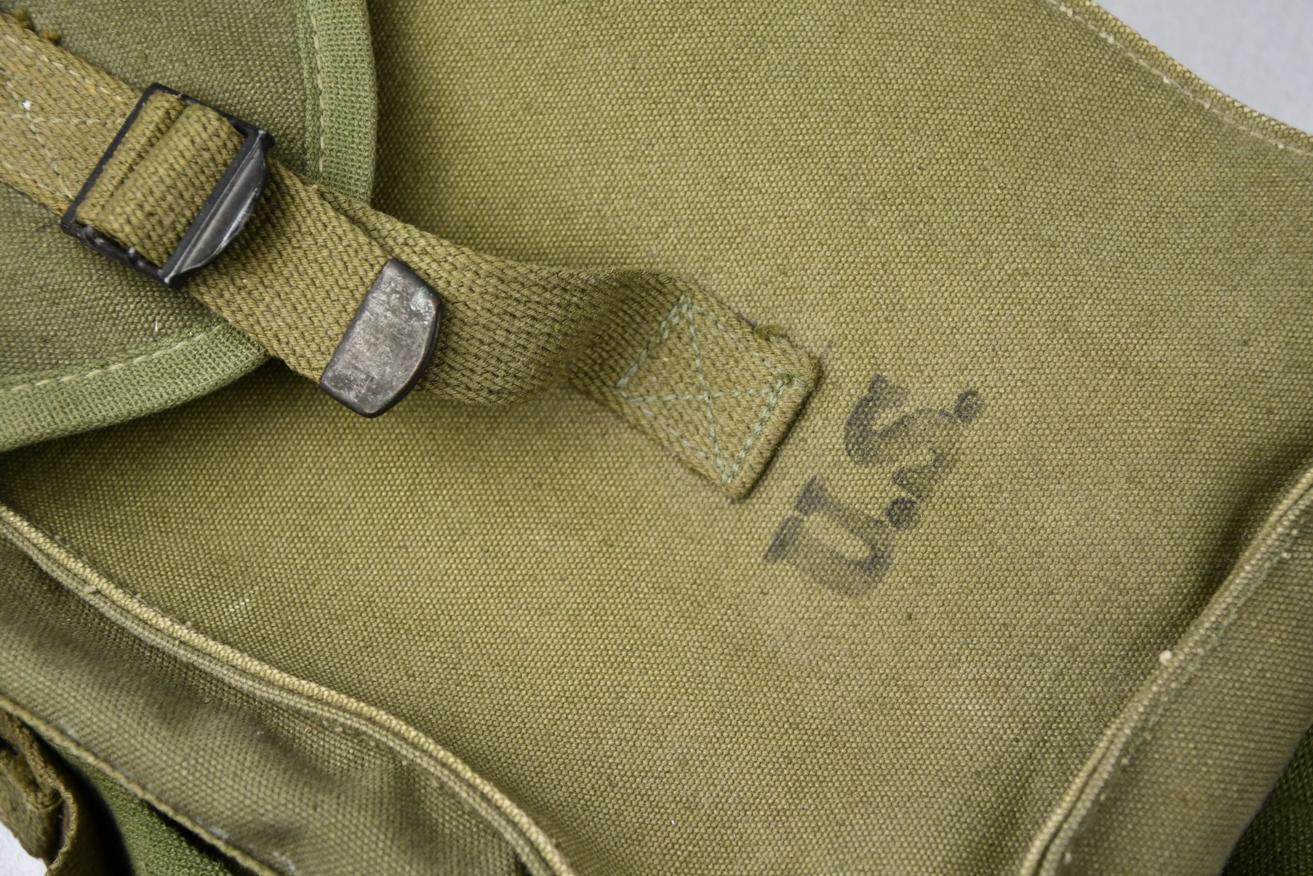 US WW2 GP & Ammunition Carrying Bag by Laird Schober 1944 — image 2