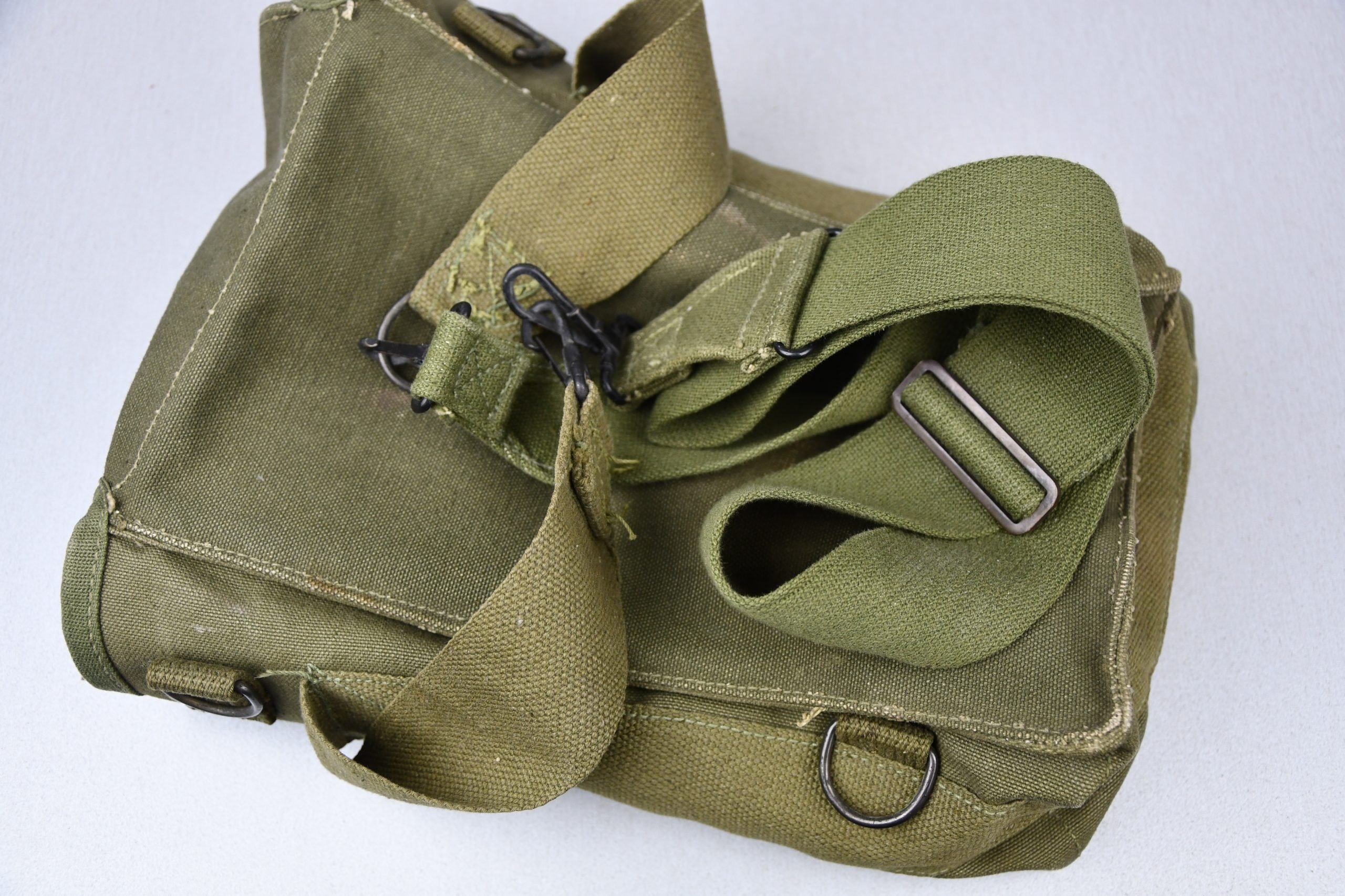 US WW2 GP & Ammunition Carrying Bag by Laird Schober 1944 — image 3