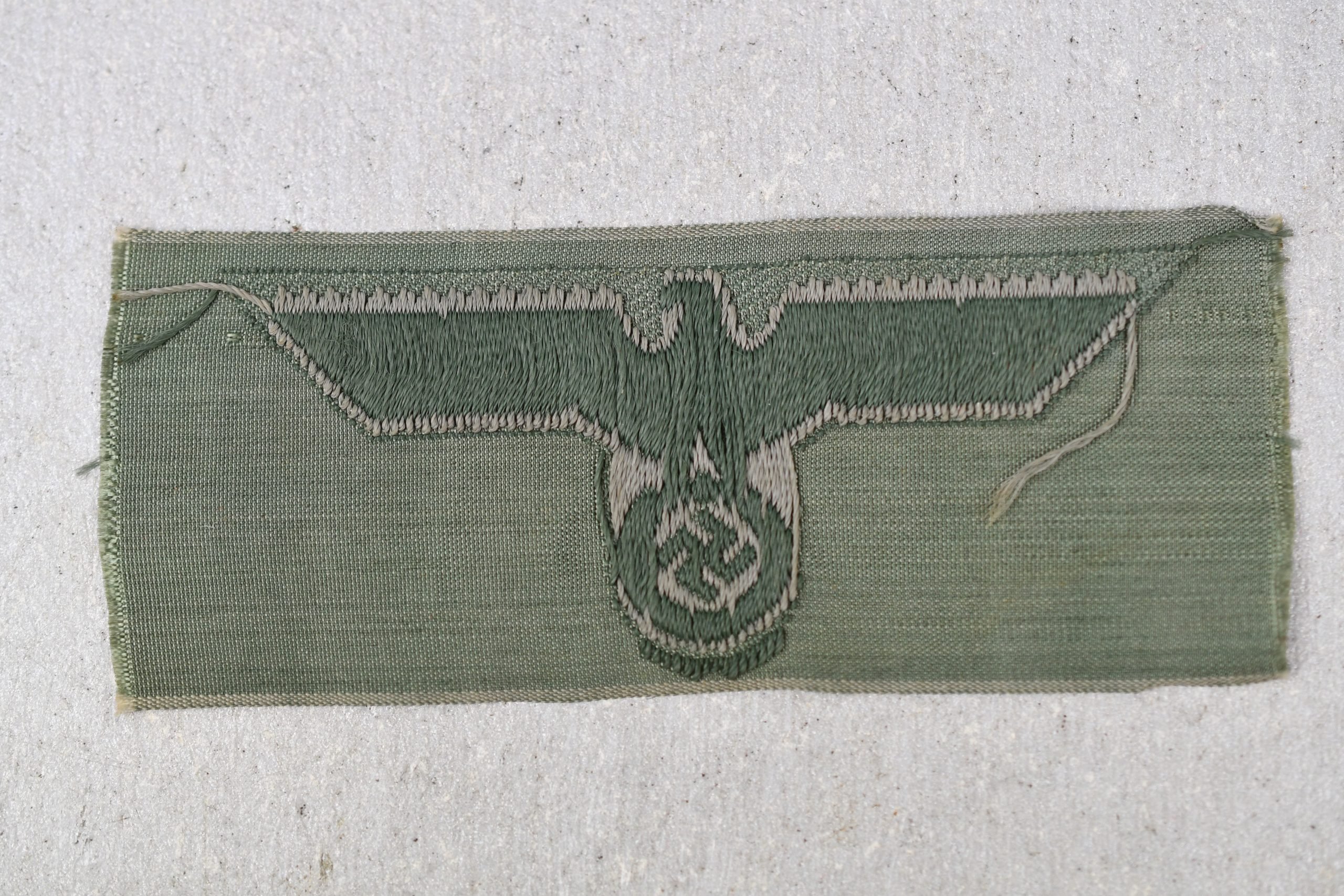 M40 army (Heer) 'BeVo' cap eagle — image 2