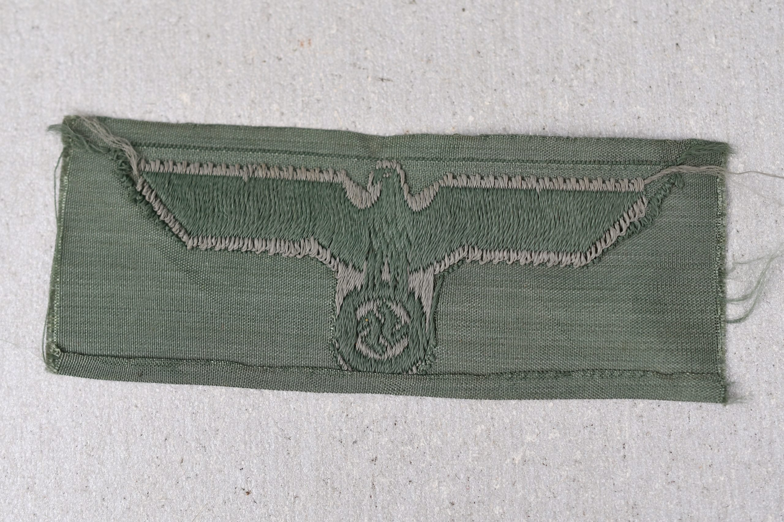 M40 army (Heer) 'BeVo' cap eagle — image 2