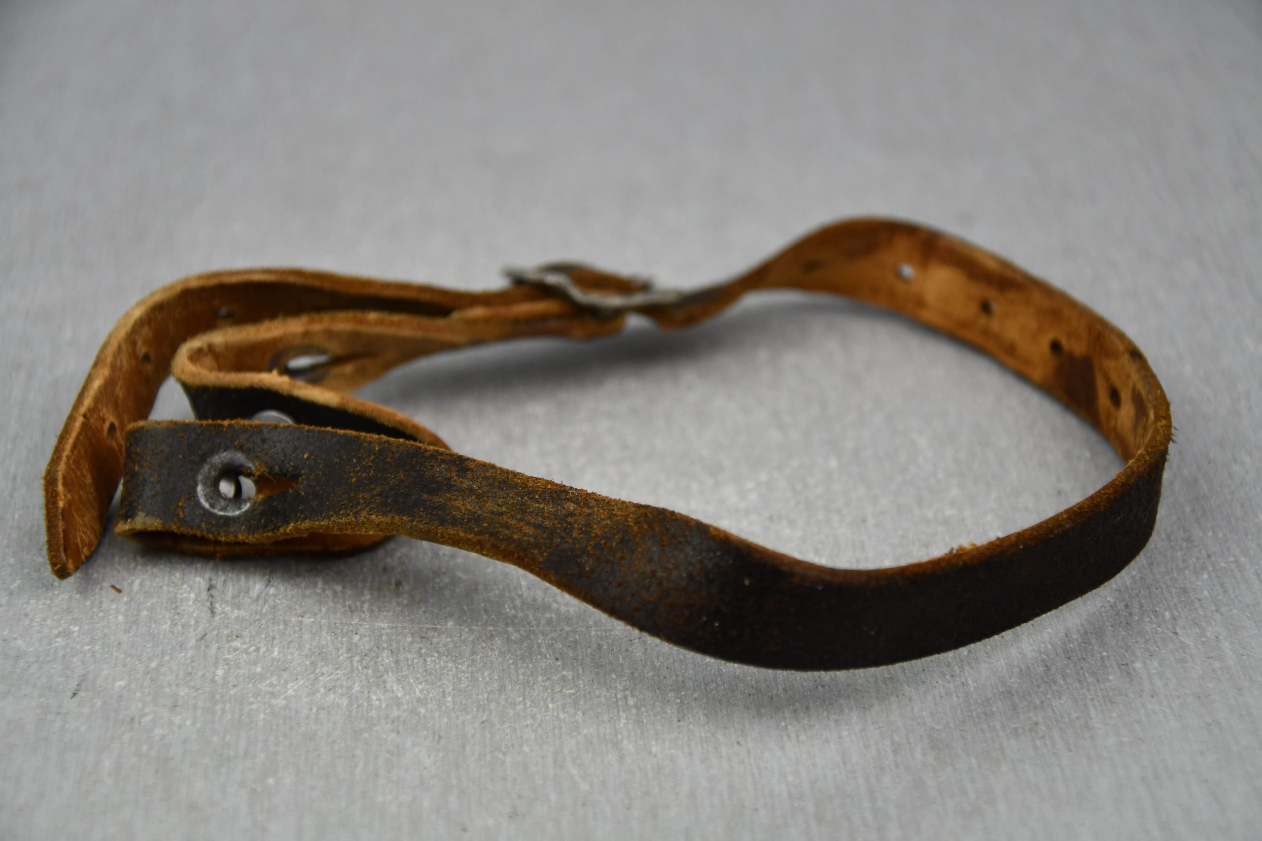 German helmet chin strap ca.1941 — image 3