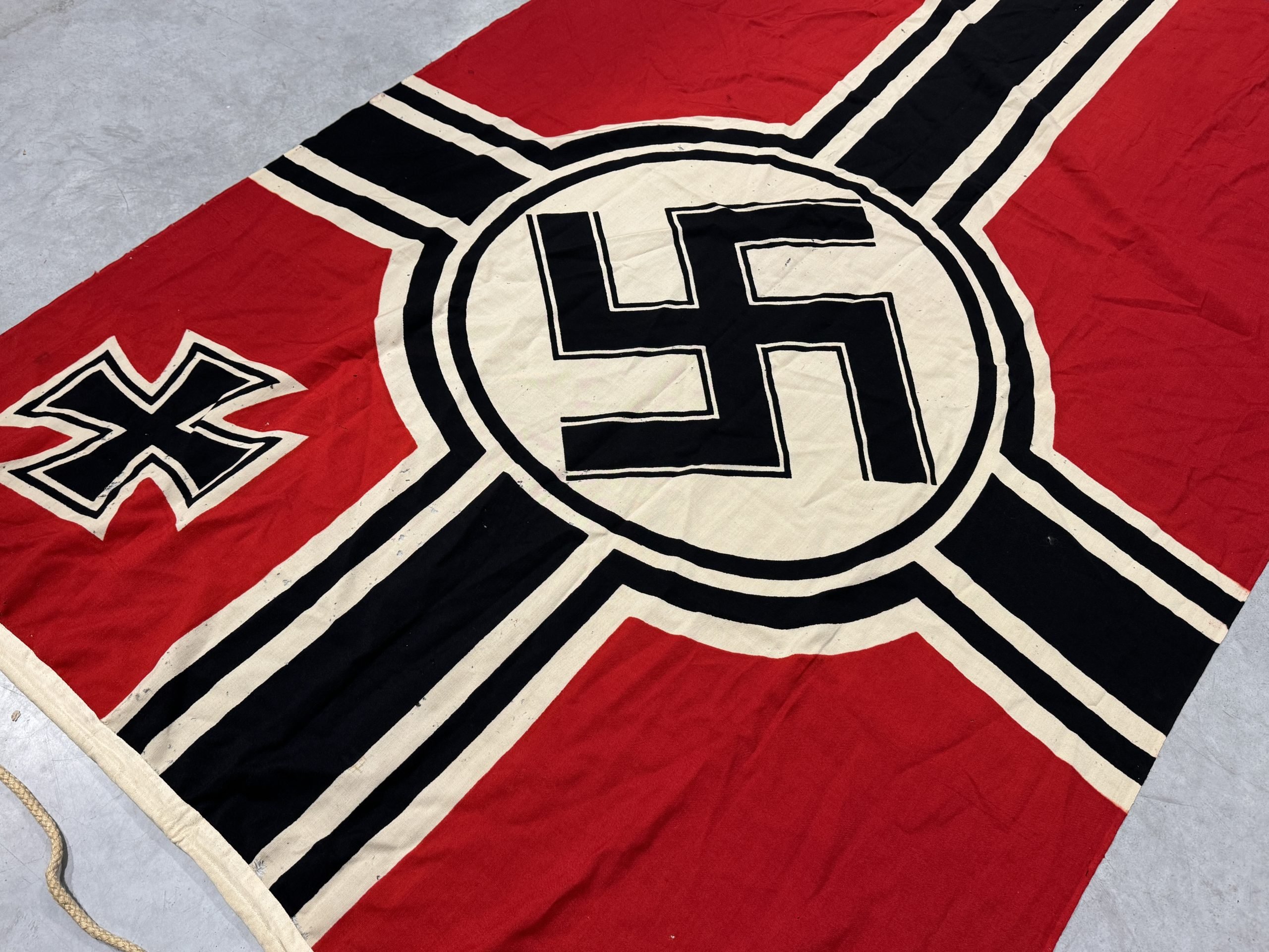 Kriegsmarine battle flag 'Reichskriegsflagge' 150 x 250 by Plutzar & Brüll K.G. — image 13
