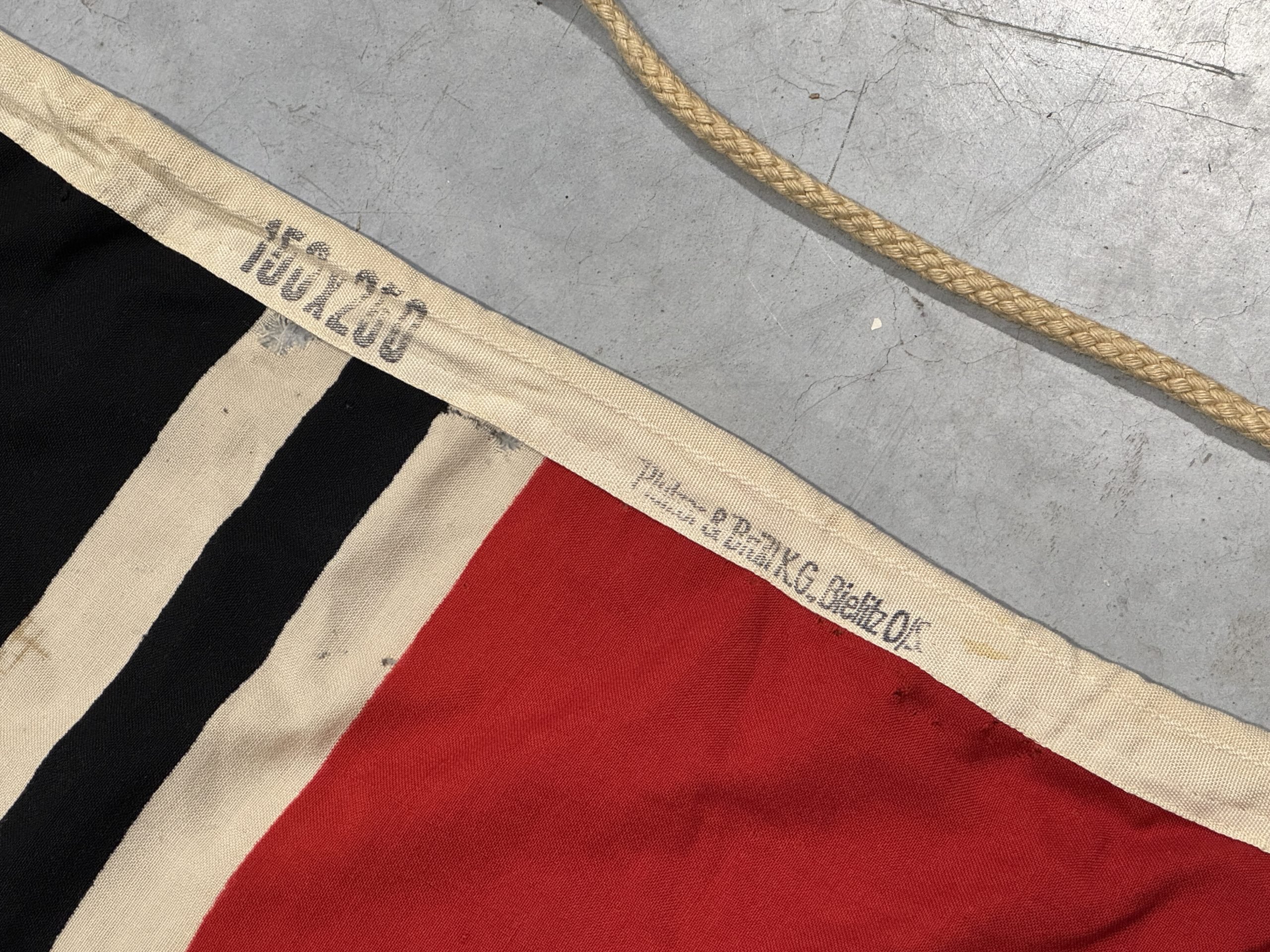 Kriegsmarine battle flag 'Reichskriegsflagge' 150 x 250 by Plutzar & Brüll K.G. — image 16