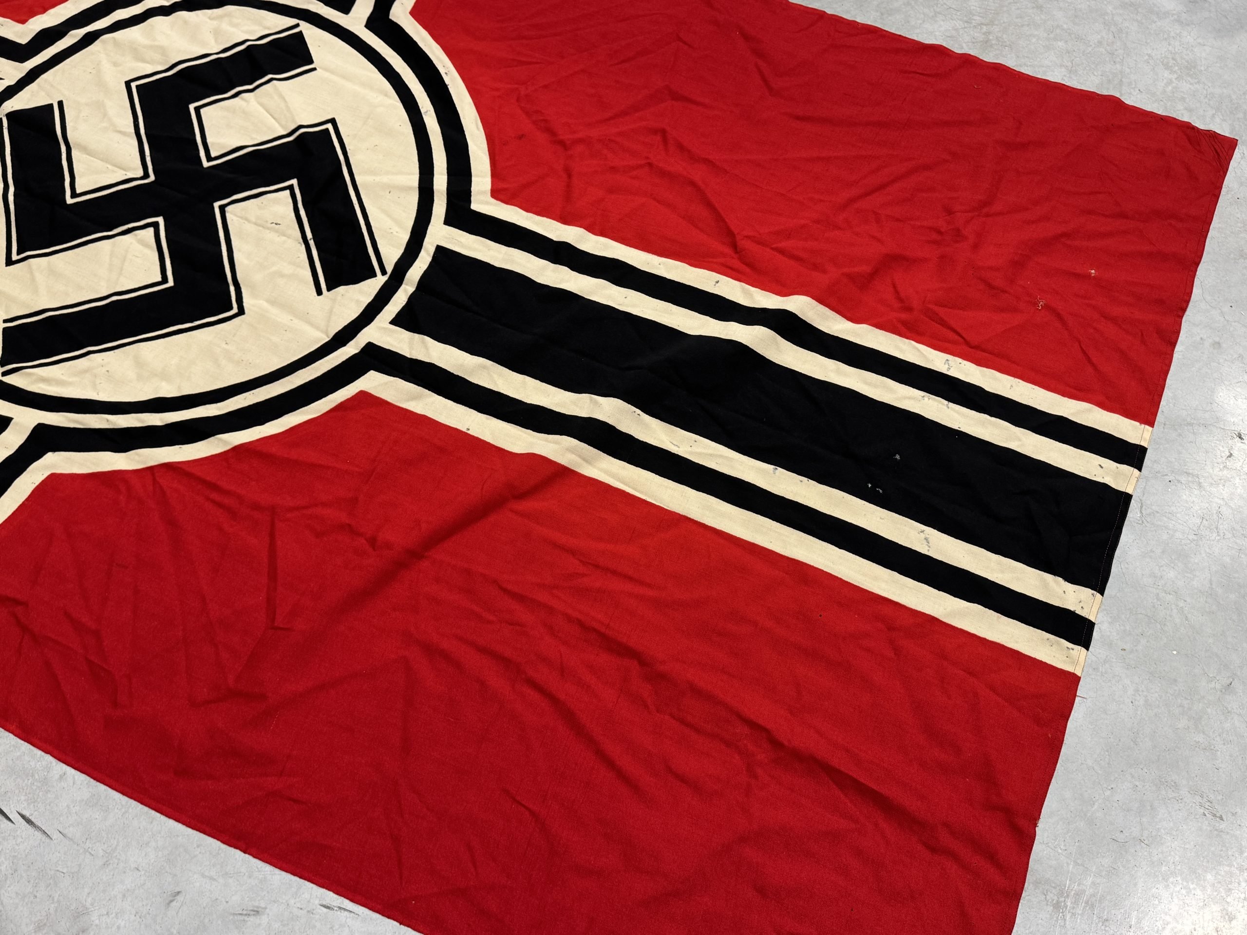 Kriegsmarine battle flag 'Reichskriegsflagge' 150 x 250 by Plutzar & Brüll K.G. — image 3