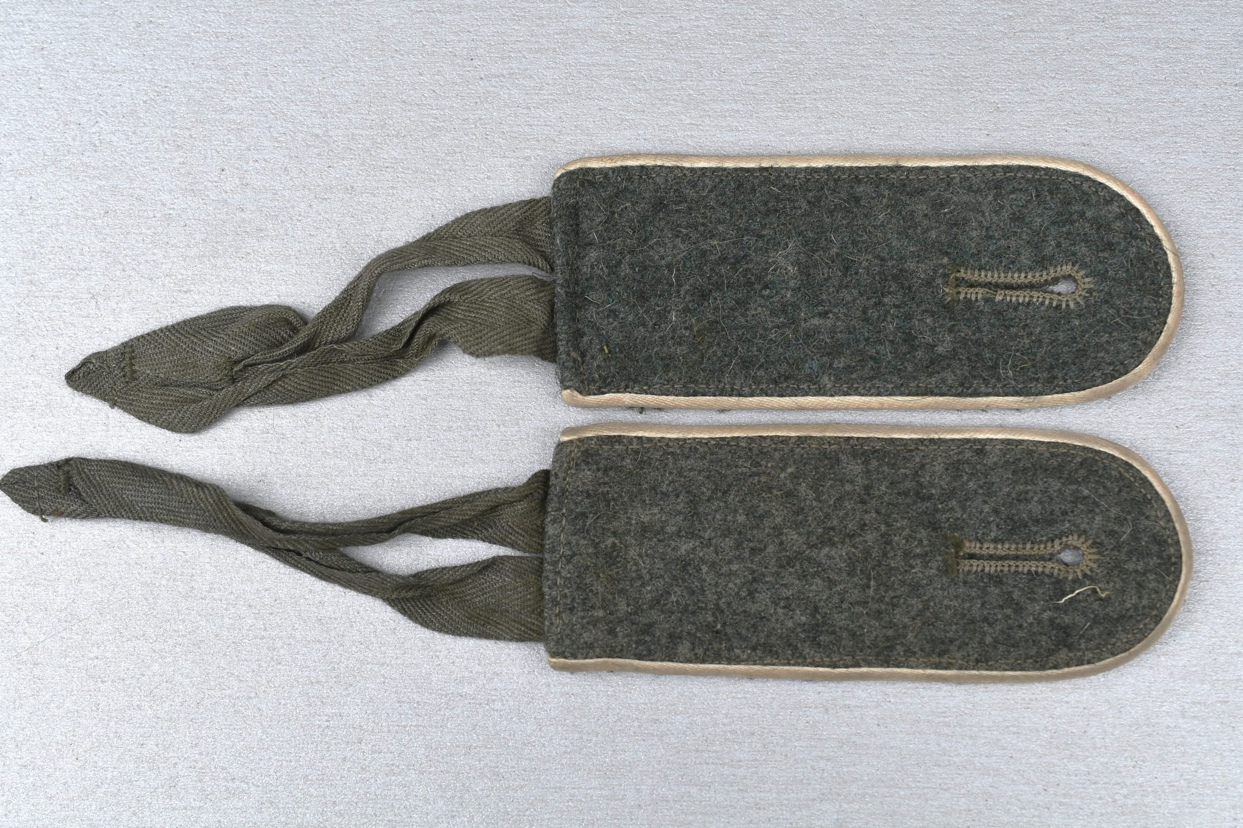 M44 army (Heer) infantry matching shoulder board set — image 2
