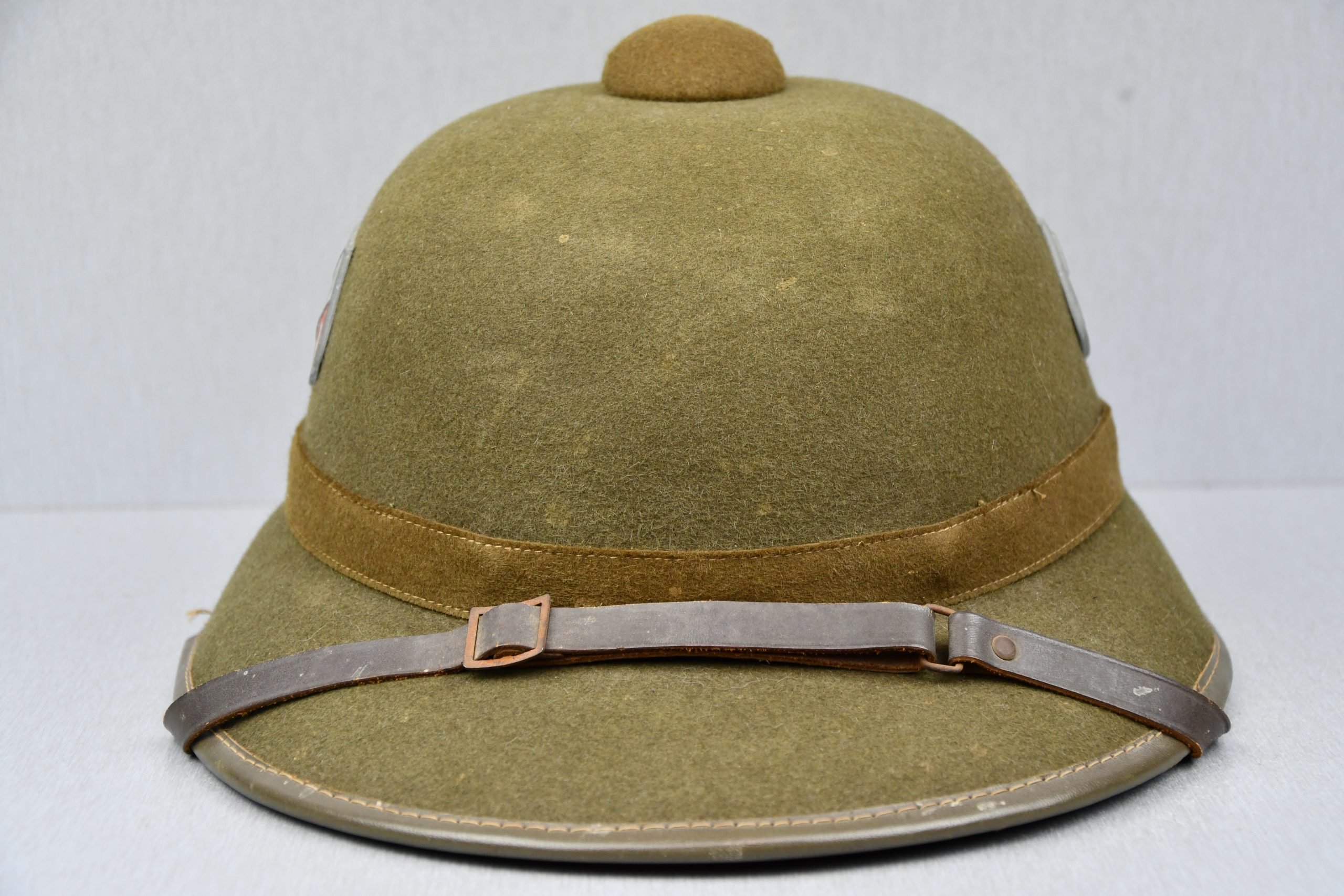 Army (Heer) 'Afrikakorps' tropical pith helmet by F.ST.L 1942 — image 3