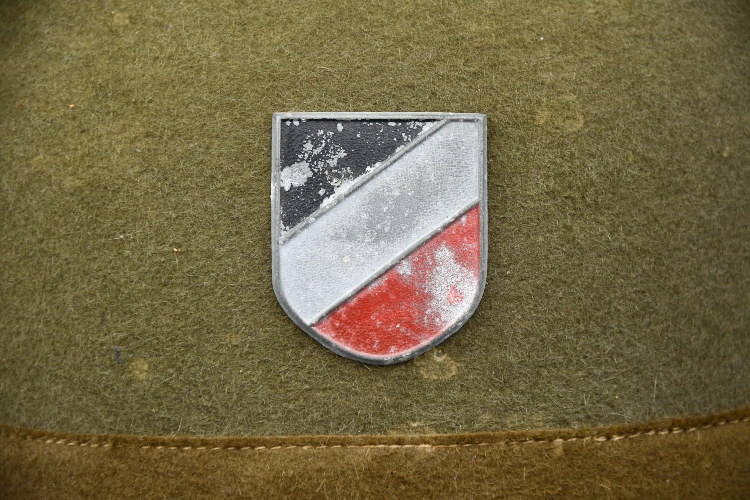 Army (Heer) 'Afrikakorps' tropical pith helmet by F.ST.L 1942 — image 5