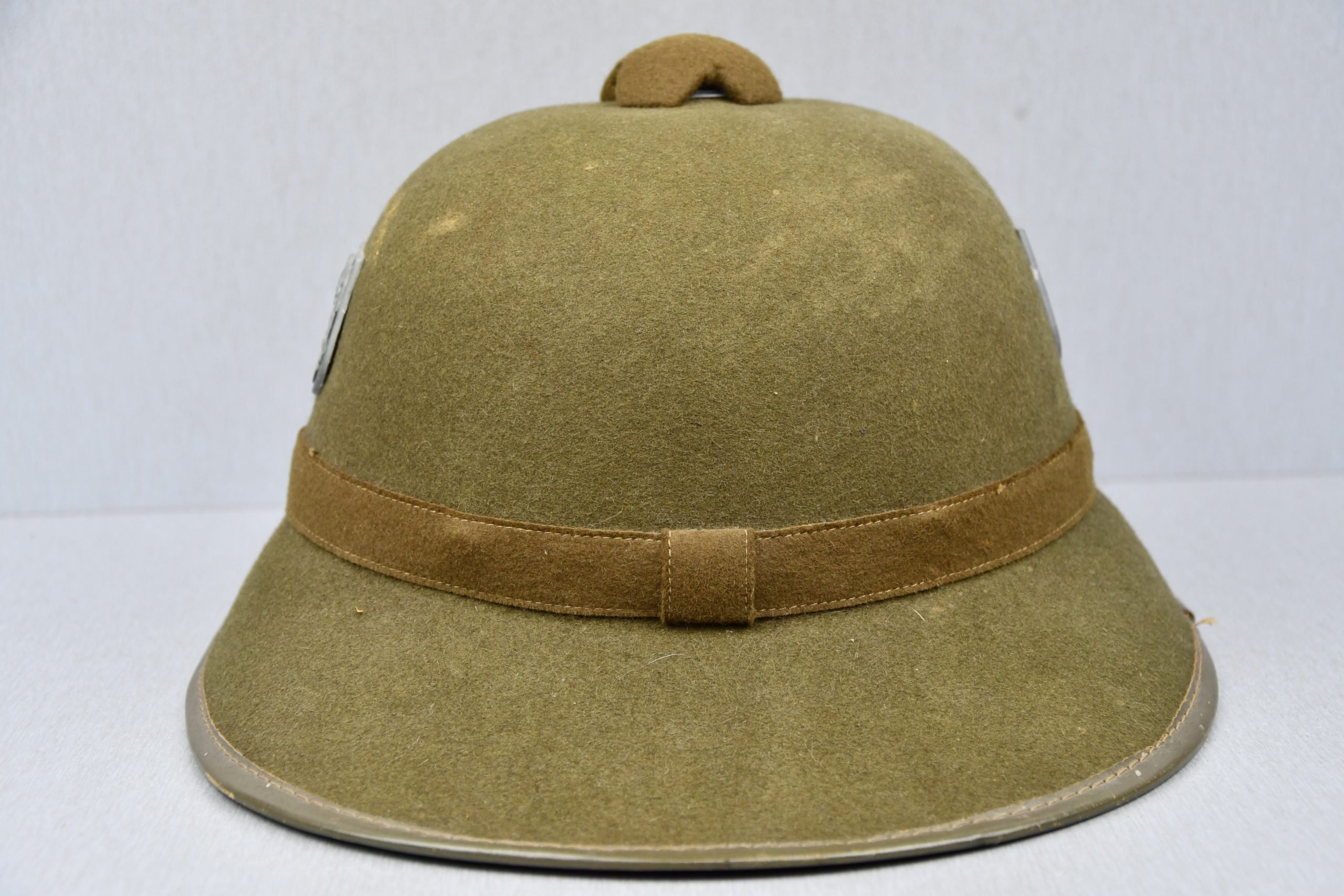 Army (Heer) 'Afrikakorps' tropical pith helmet by F.ST.L 1942 — image 6