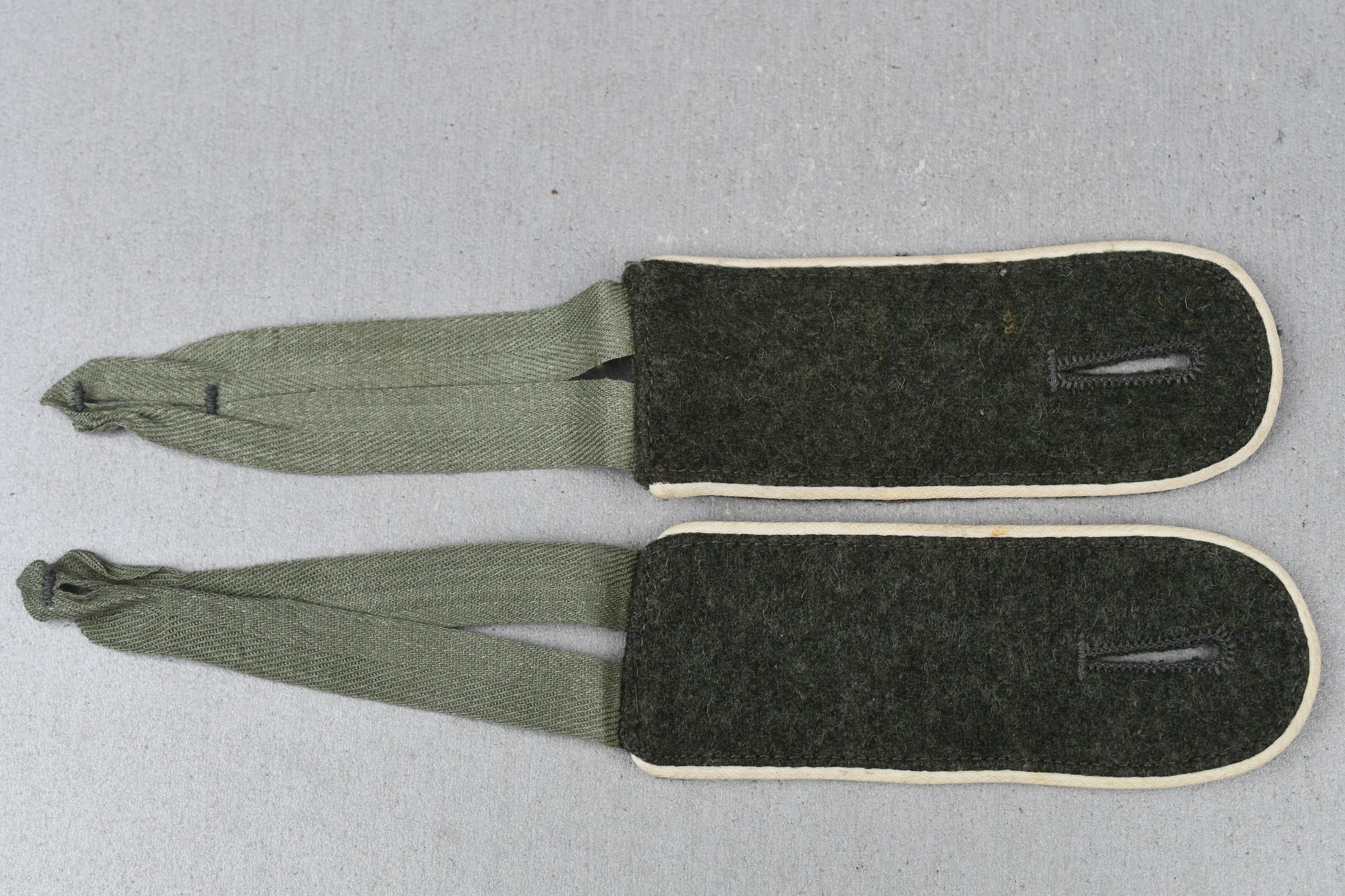 M44 army (Heer) infantry matching shoulder board set — image 2