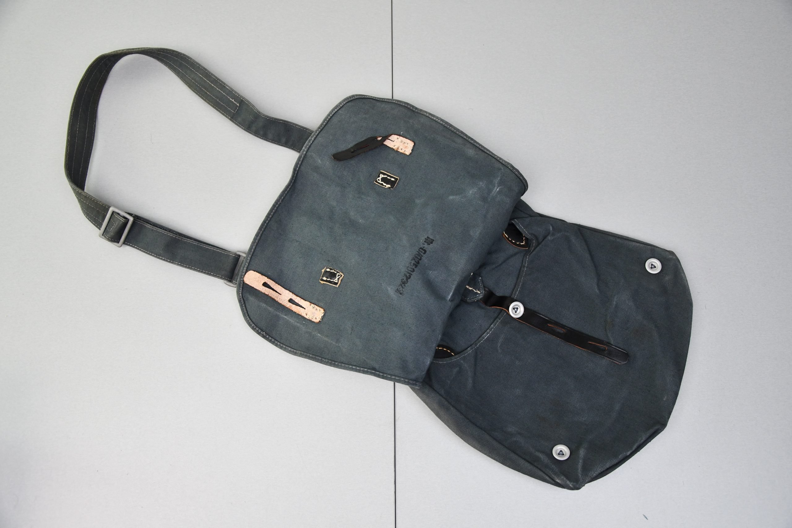 MINT M31 Polizei bread bag with RBNr. and strap — image 4