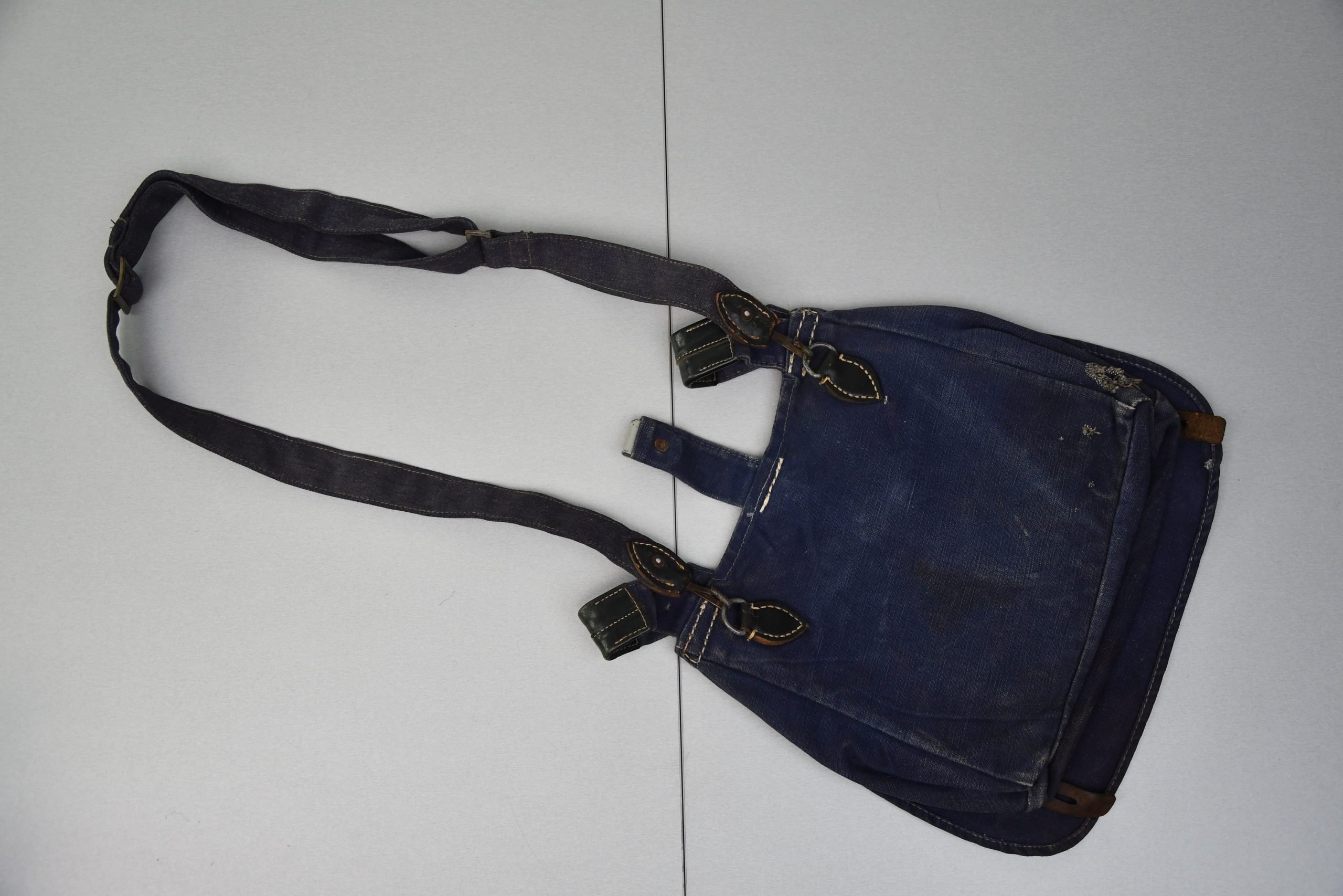 M31 Luftwaffe bread bag with strap — image 4