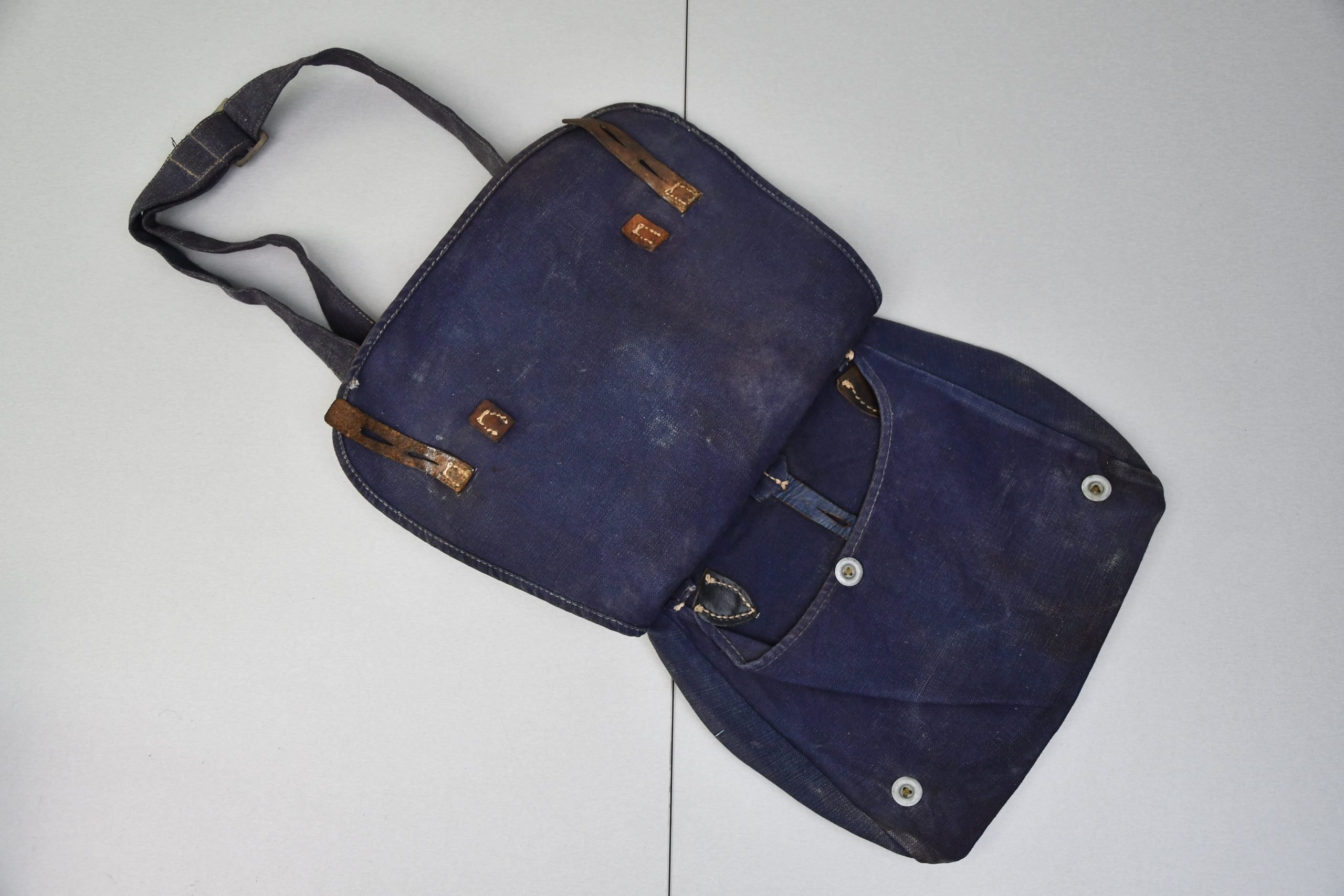 M31 Luftwaffe bread bag with strap — image 5