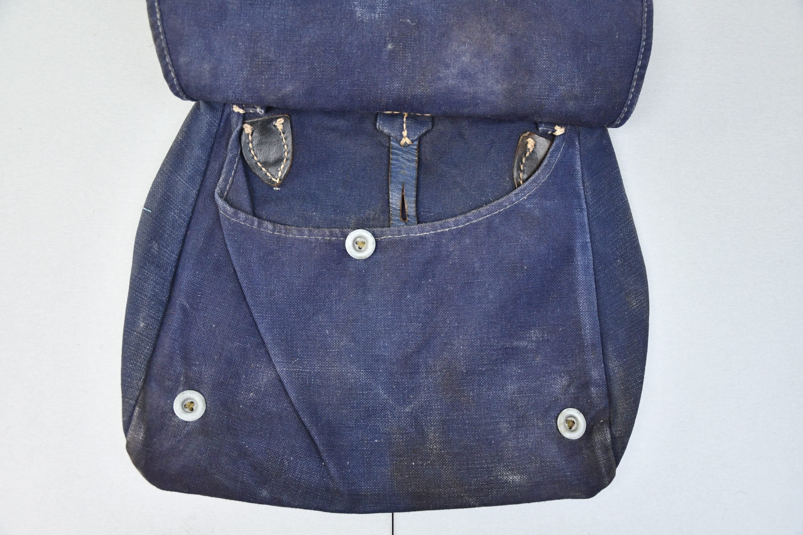 M31 Luftwaffe bread bag with strap — image 6