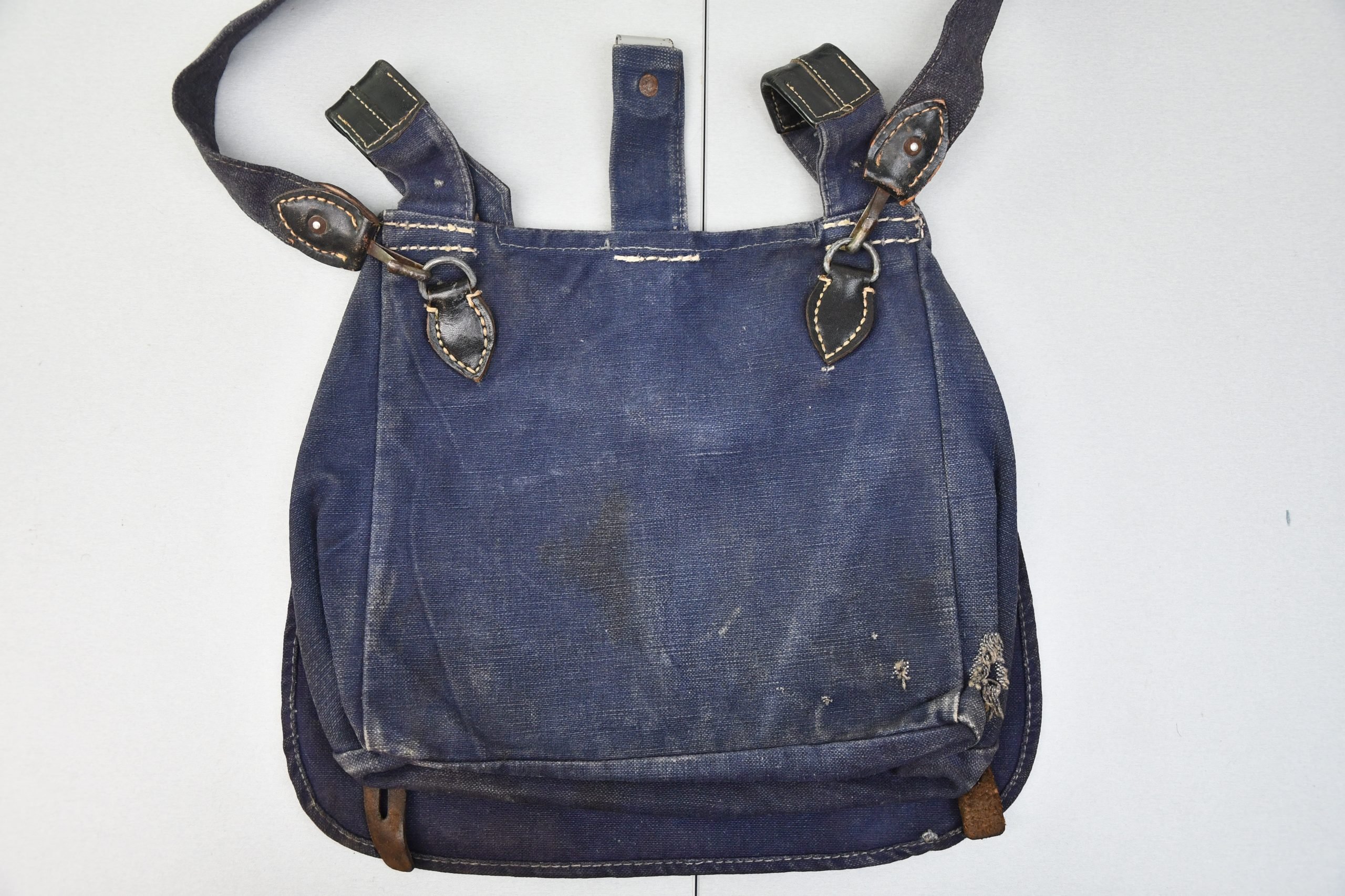 M31 Luftwaffe bread bag with strap — image 7