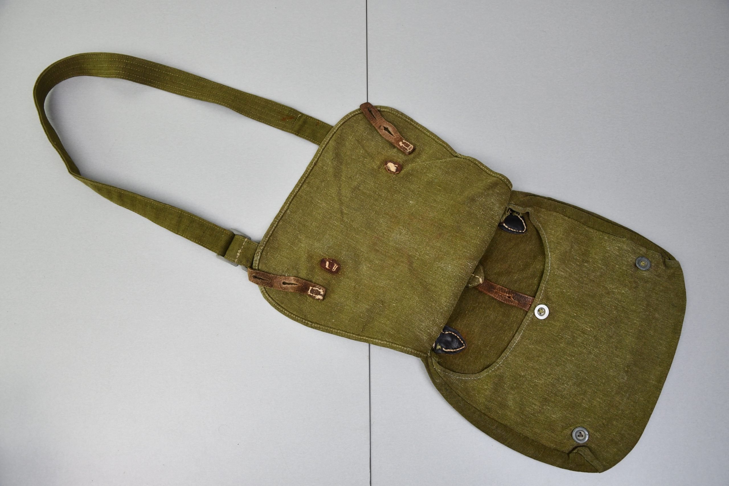 M31 Wehrmacht bread bag with strap 1941 — image 3