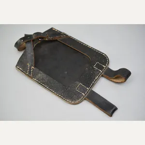 Wehrmacht shovel carrier in black presstof leather