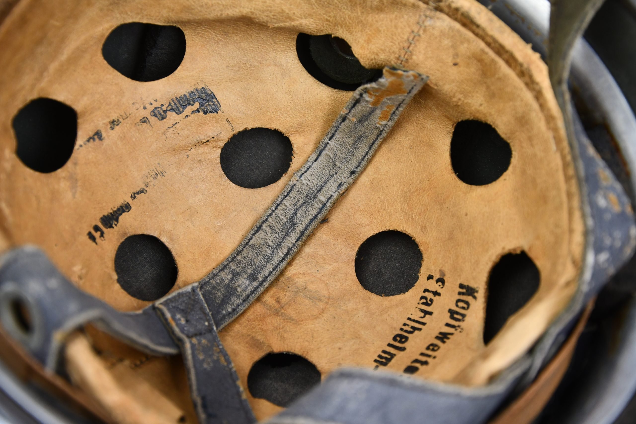 M38 Luftwaffe single decal paratrooper 'Fallschirmjäger' helmet ET66 — image 11