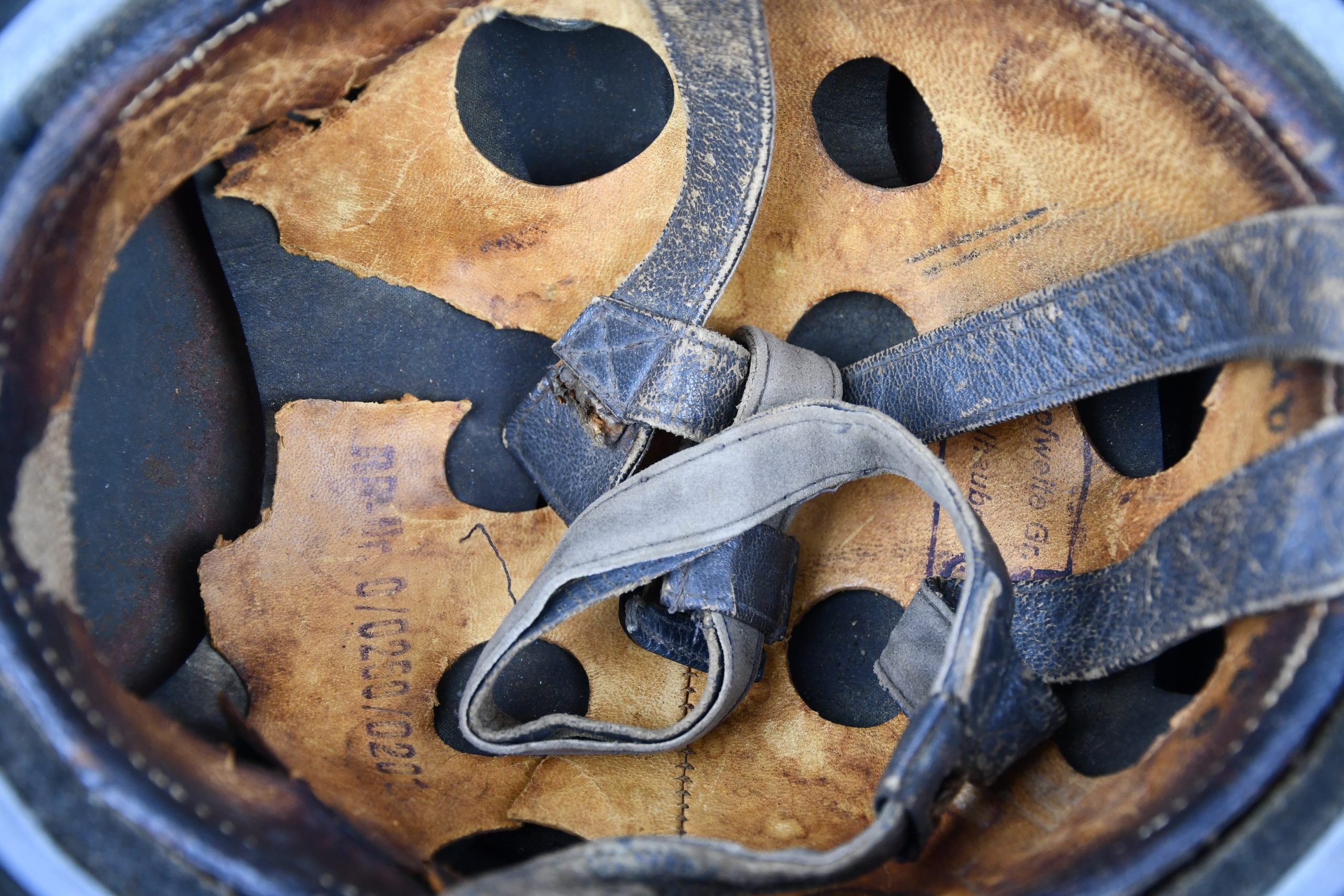 M38 Luftwaffe no decal paratrooper 'Fallschirmjäger' subtle camouflage helmet ckl68 named — image 12