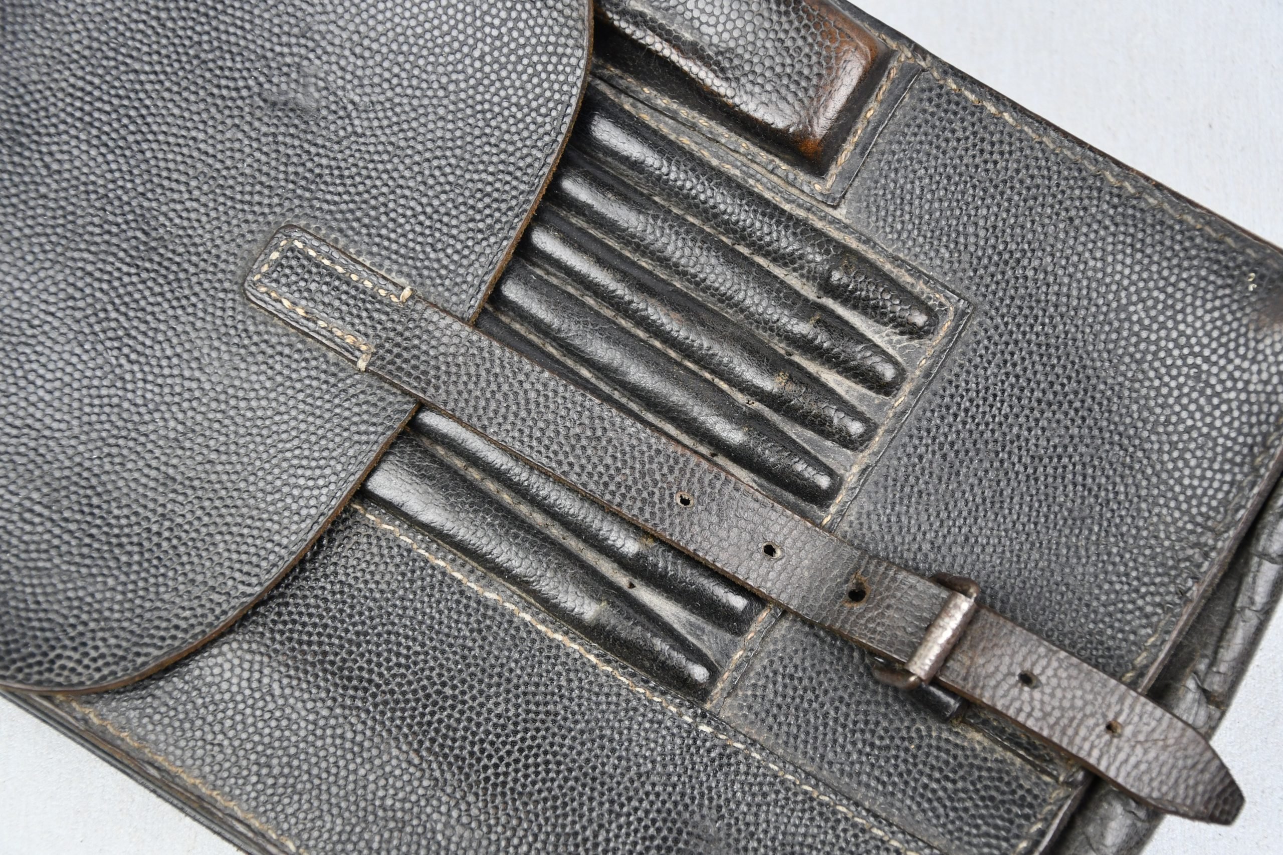 Wehrmacht black leather map case 1942 — image 2