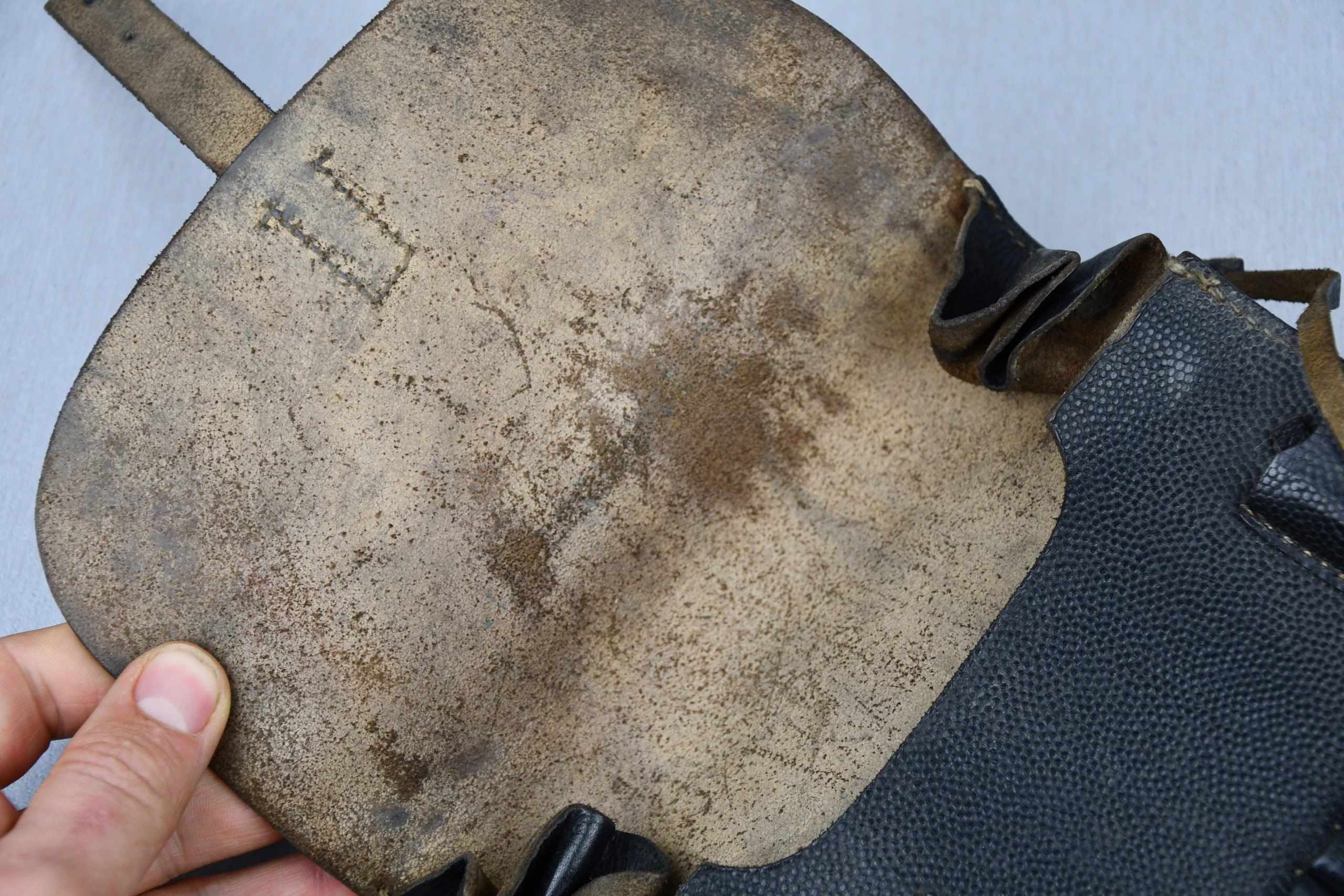 Wehrmacht black leather map case 1942 — image 3