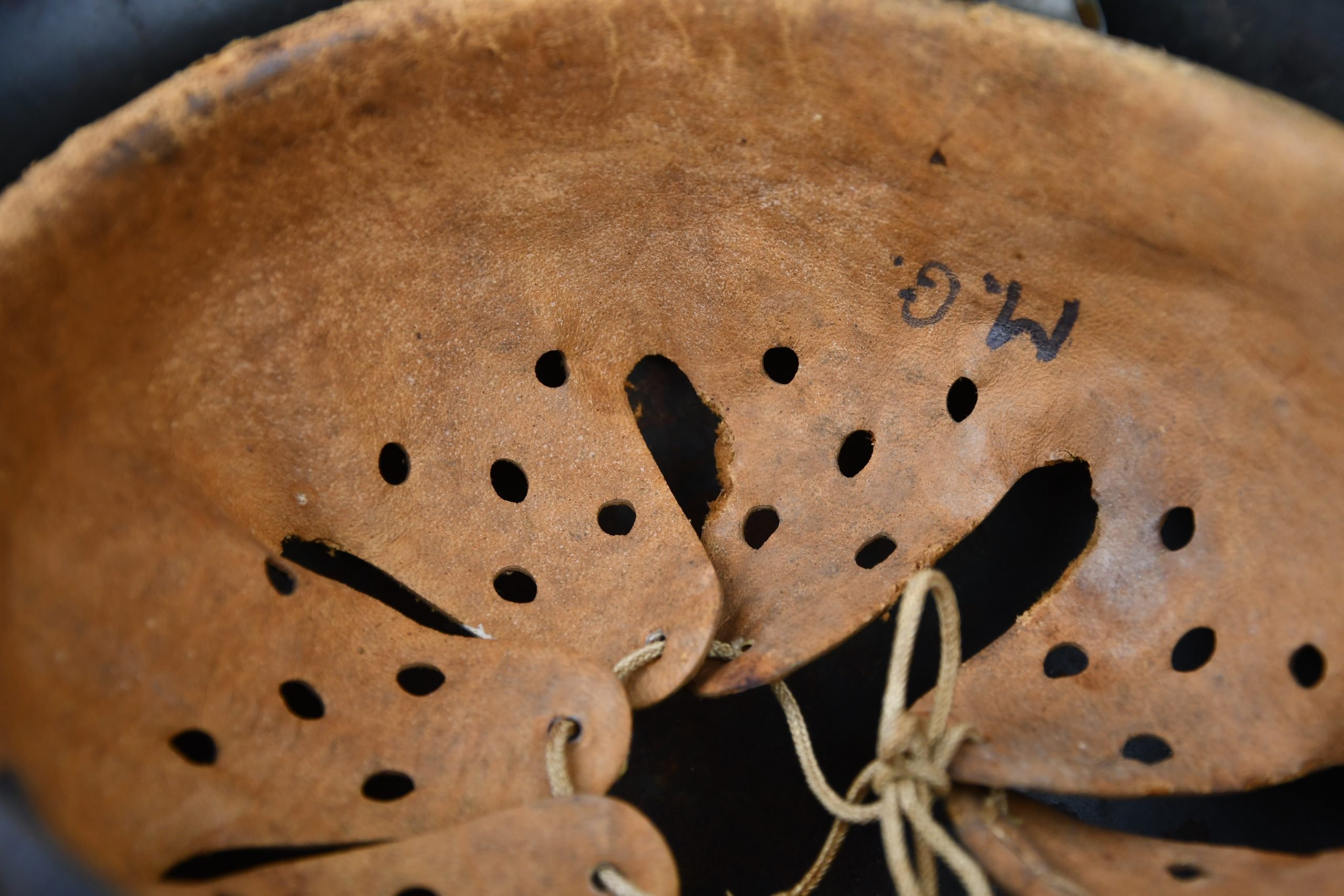 M40 army (Heer) single decal steel helmet Q64 — image 11