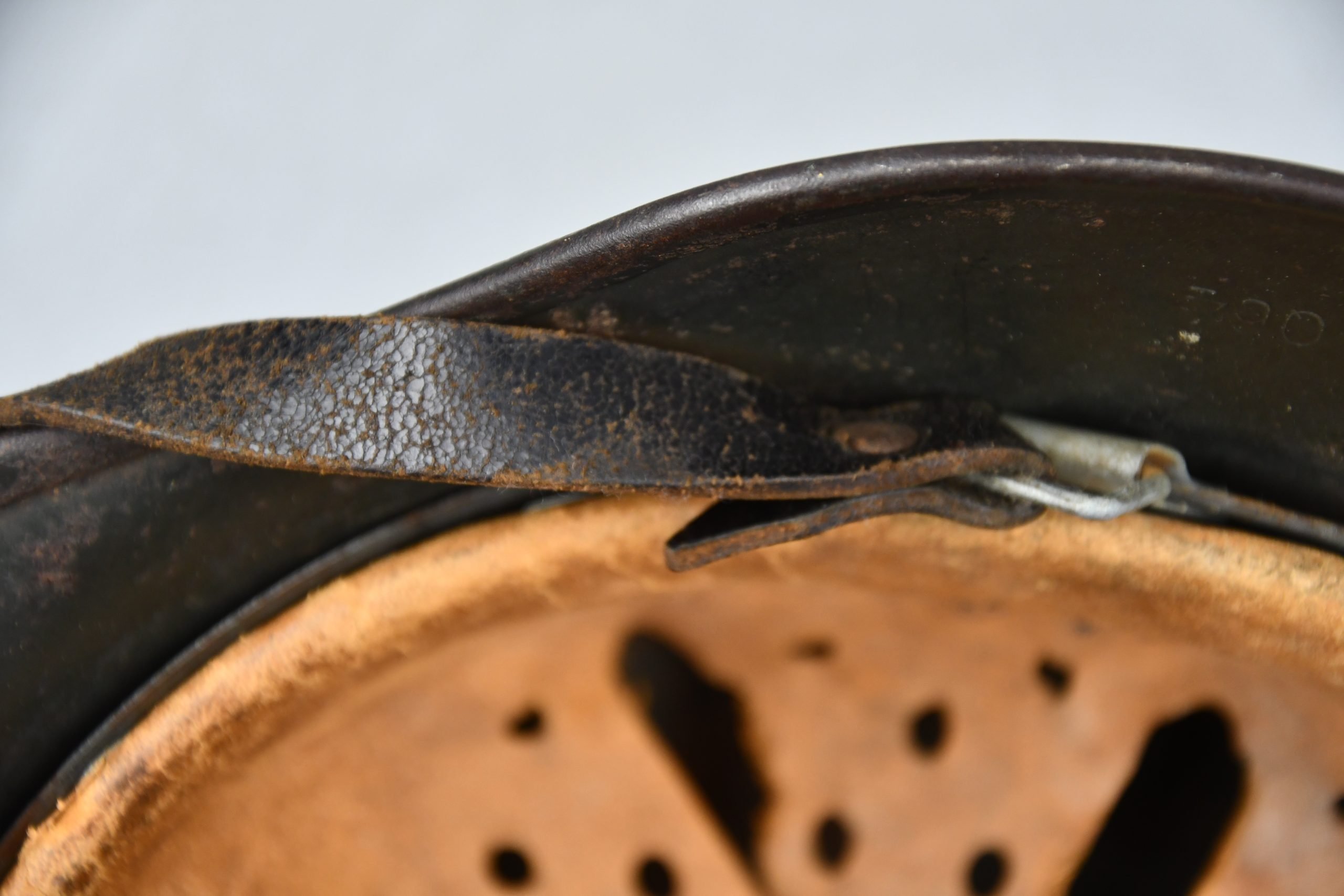 M40 army (Heer) single decal steel helmet Q64 — image 16