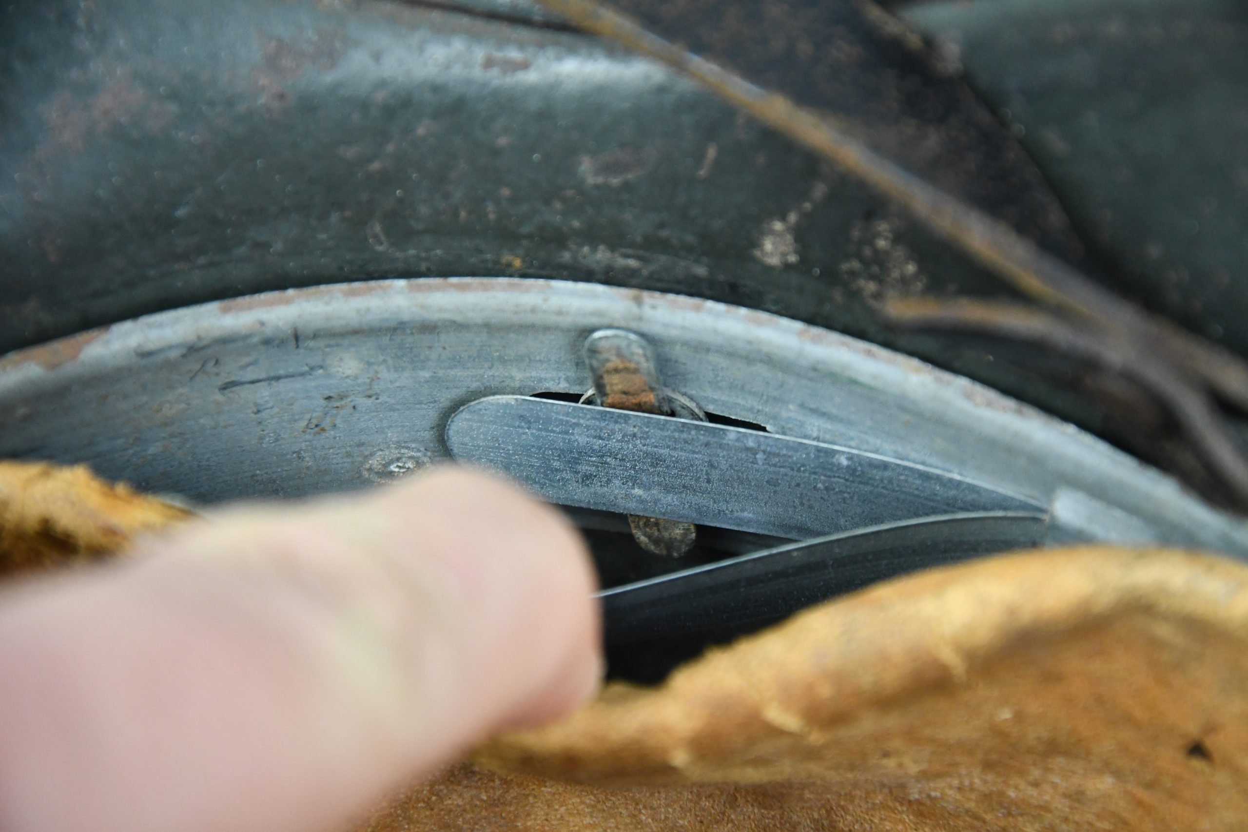 M40 army (Heer) single decal steel helmet Q64 — image 20