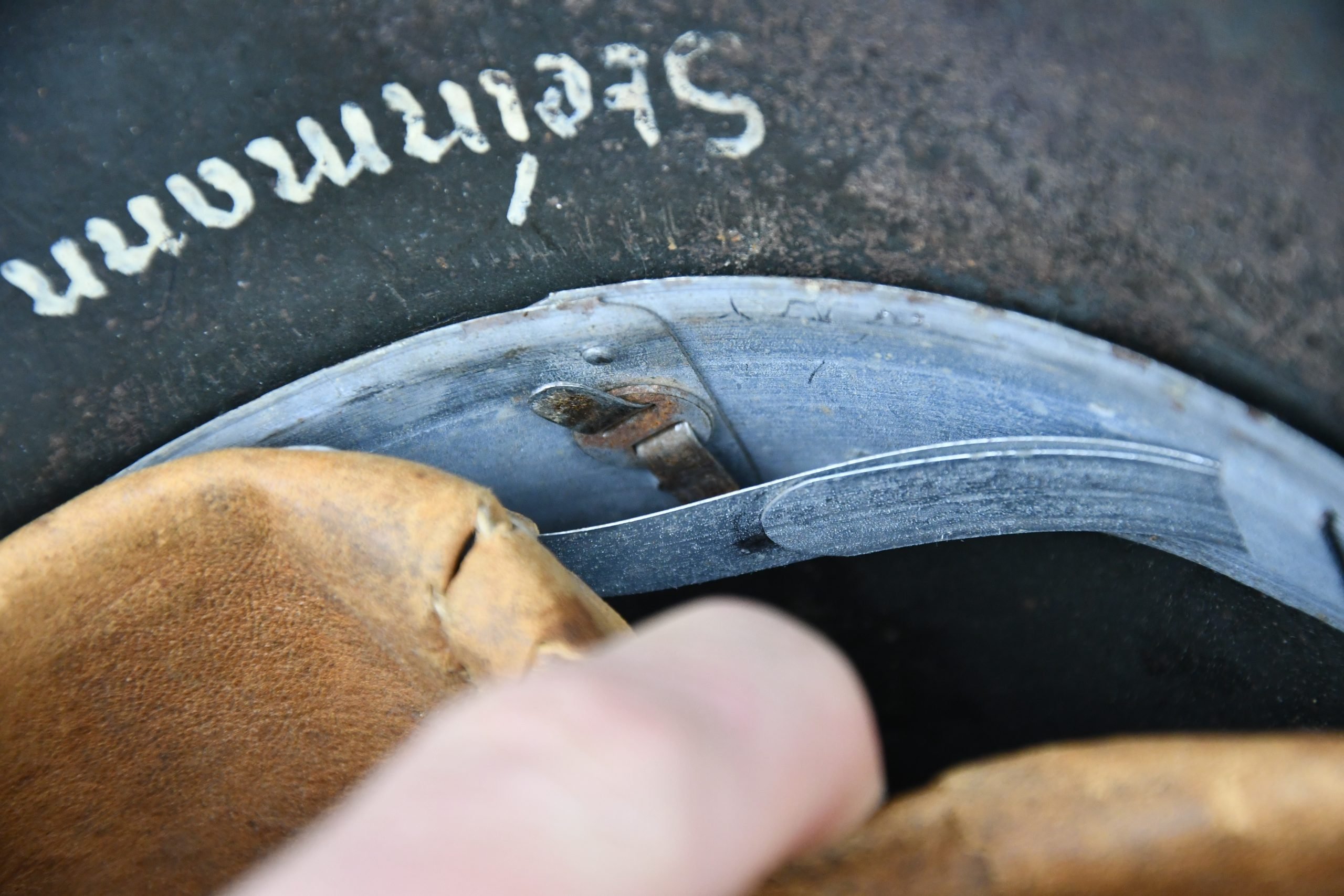 M40 army (Heer) single decal steel helmet Q64 — image 21