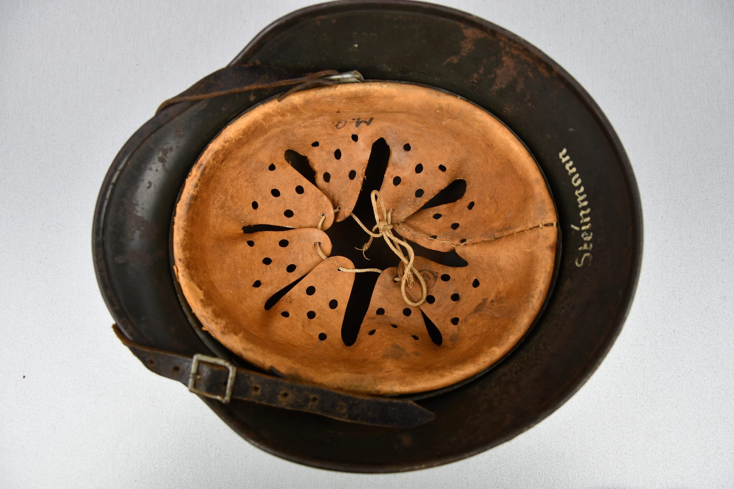 M40 army (Heer) single decal steel helmet Q64 — image 9