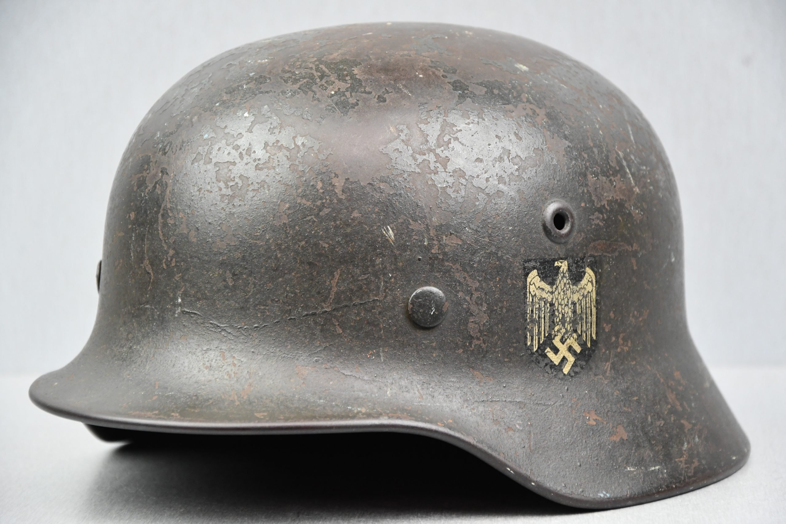 M40 army (Heer) single decal steel helmet Q66 — image 6