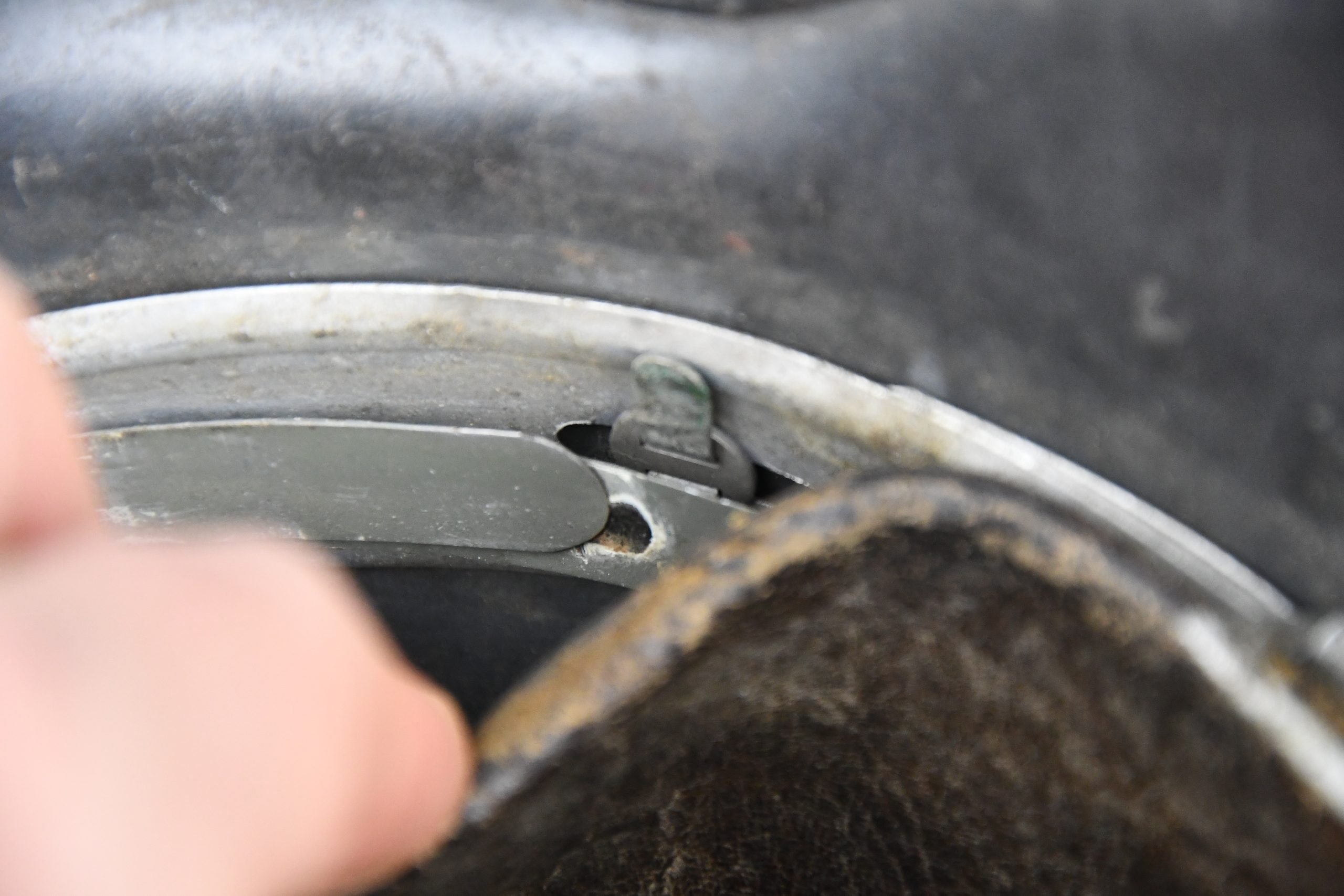 M35 Luftwaffe ex-double decal steel helmet ET64 1939 'Uffz. Grunewald' — image 17