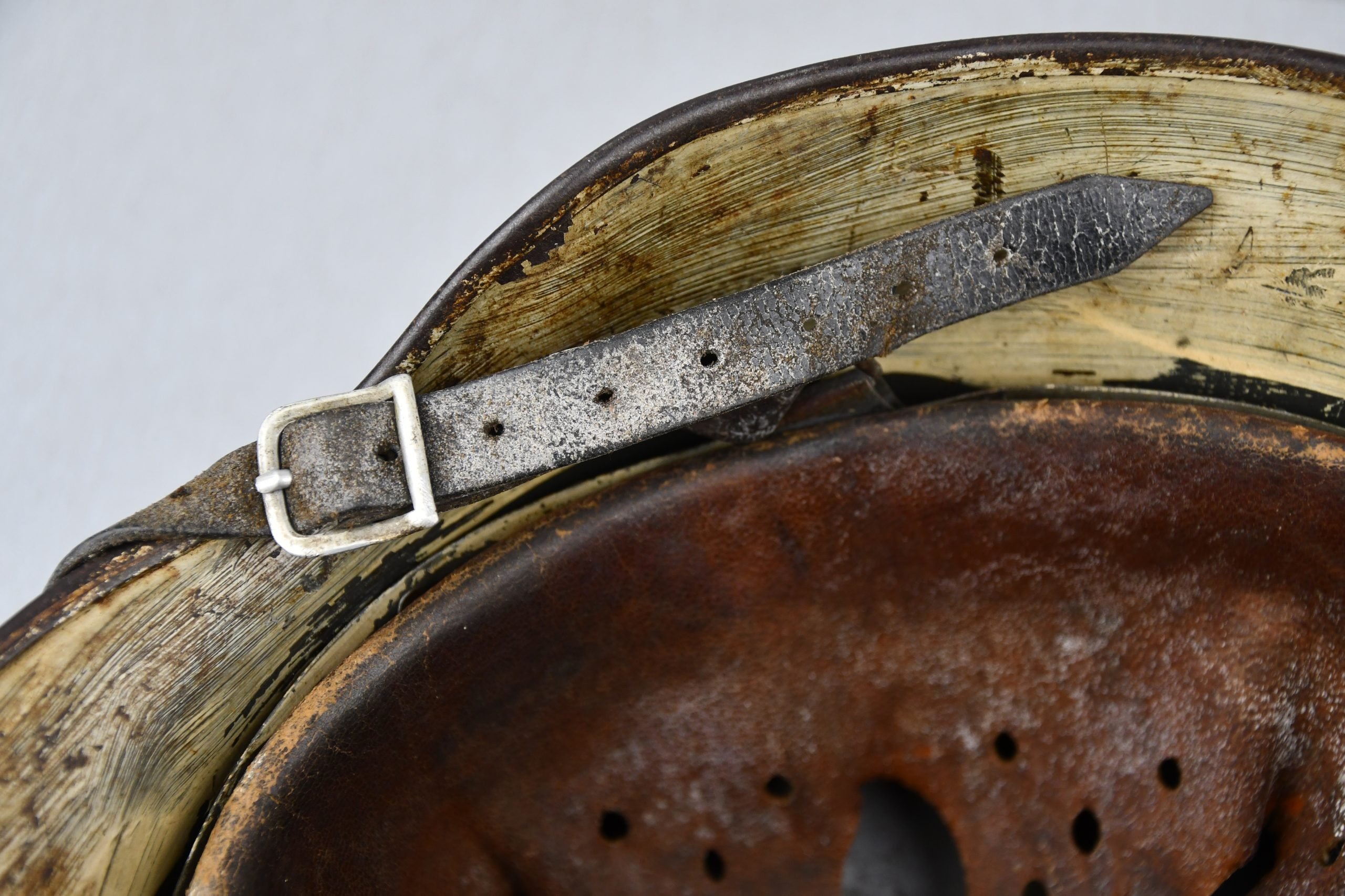 M40 Luftwaffe white winter camouflage helmet ET64 — image 17